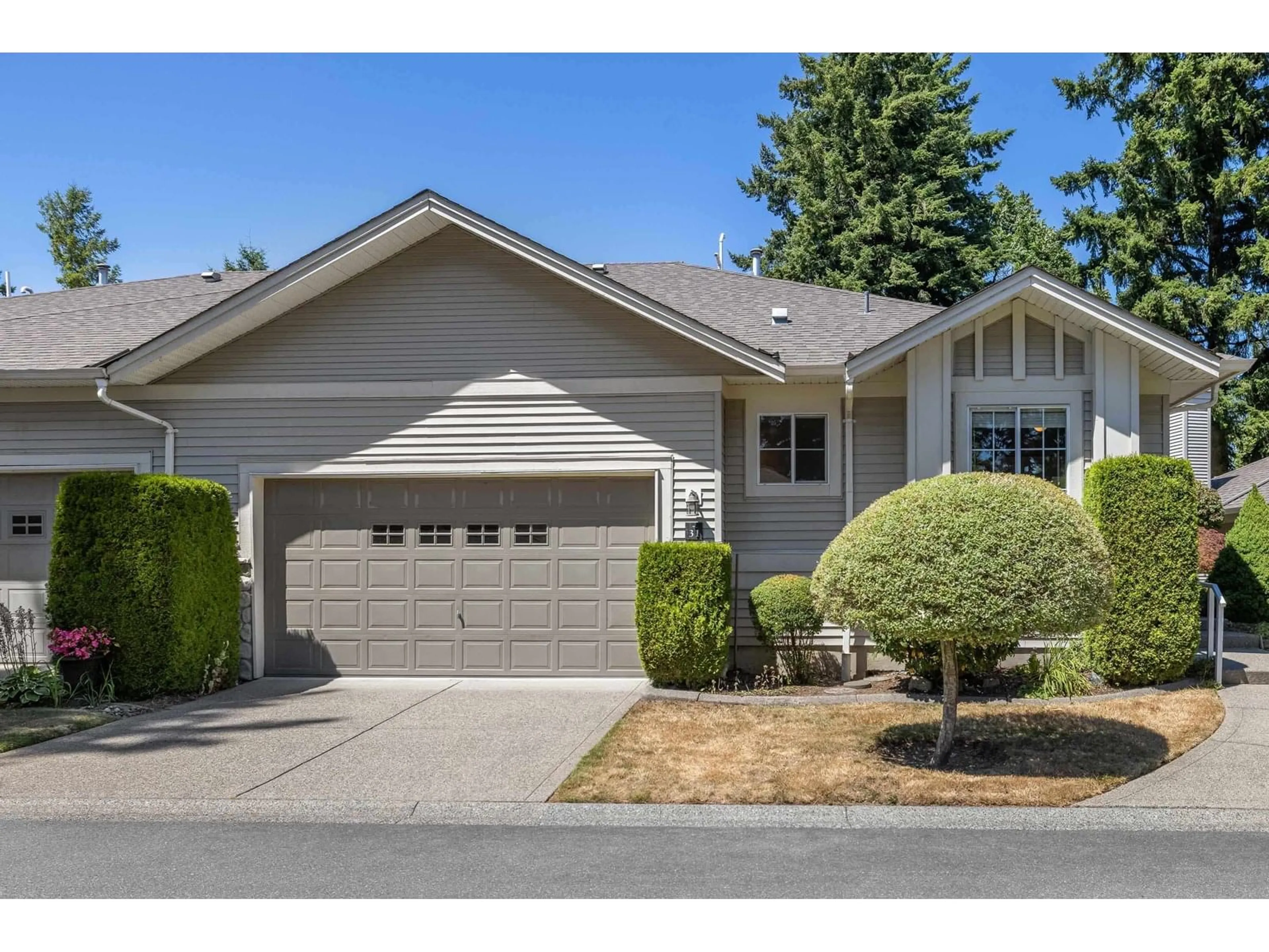 Home with vinyl exterior material, street for 31 - 16888 80, Surrey British Columbia V4N5A1