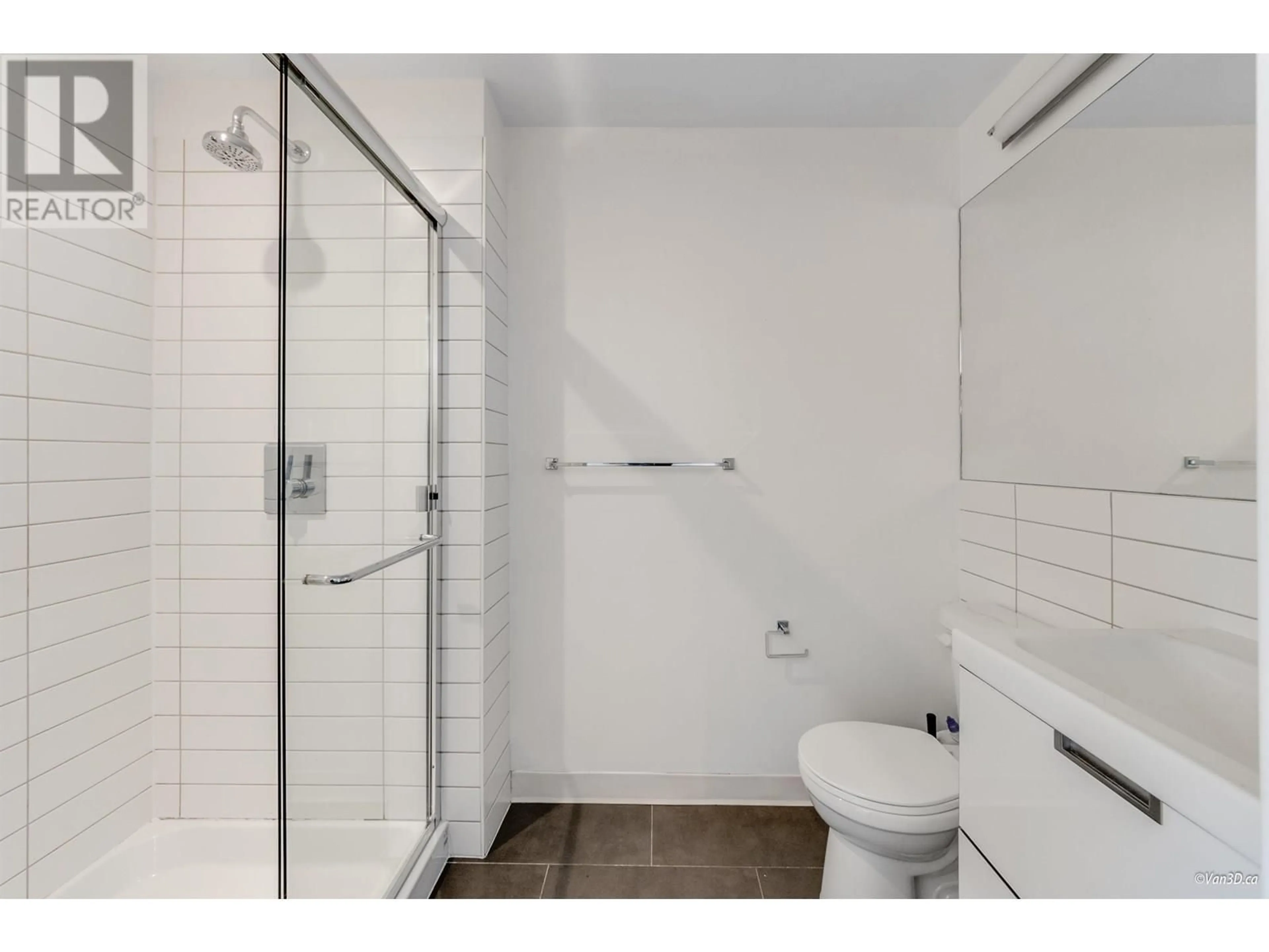 Standard bathroom, ceramic/tile floor for 206 - 138 HASTINGS STREET, Vancouver British Columbia V6A1N4