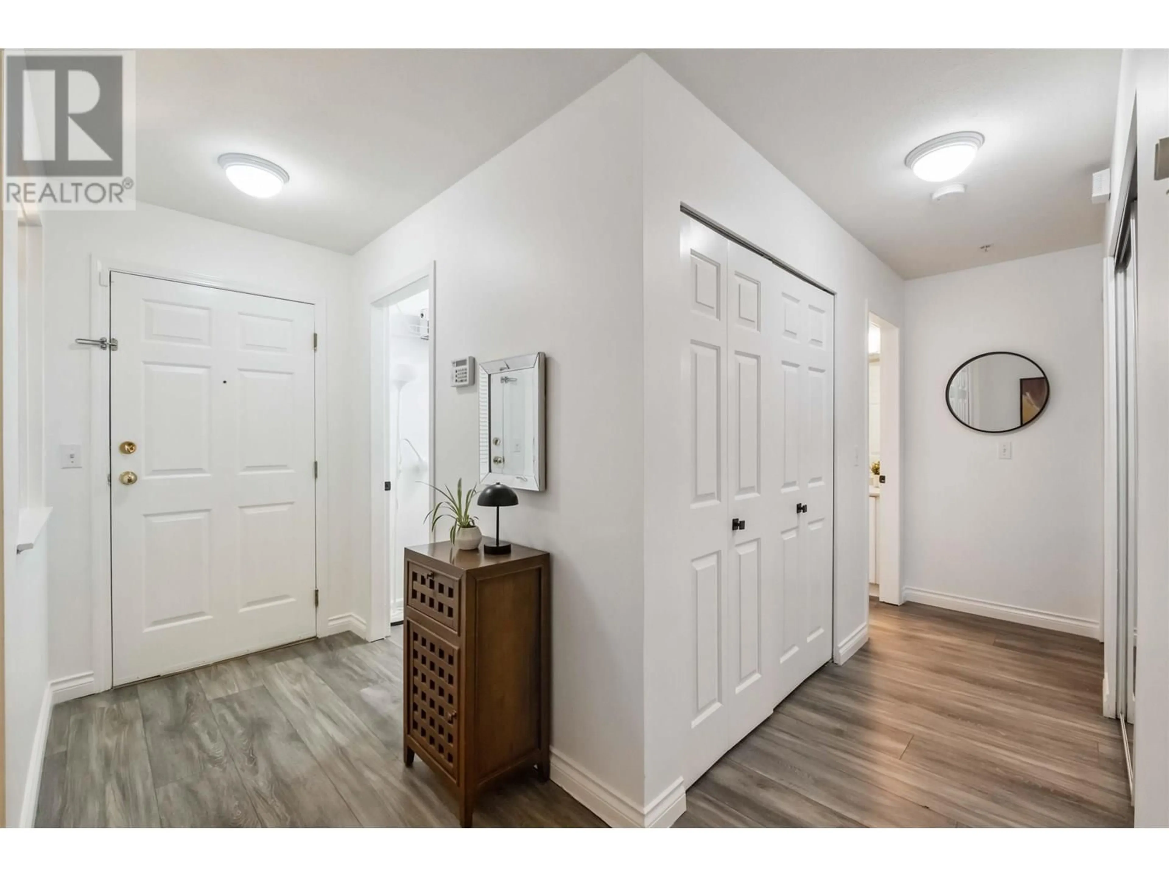 Indoor entryway for 206 - 22233 RIVER ROAD, Maple Ridge British Columbia V2X3N7