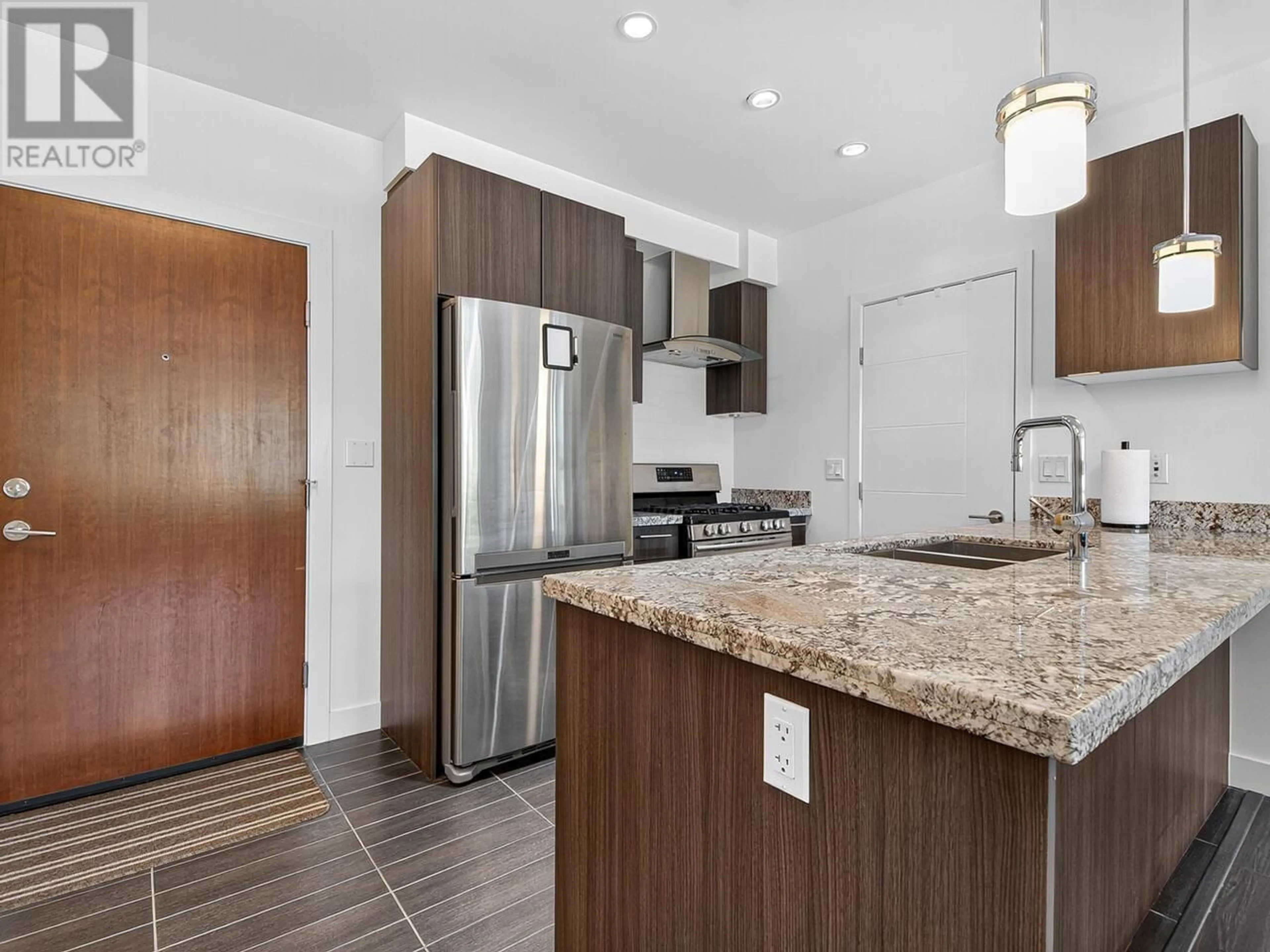 Unknown for 303 - 5688 HASTINGS STREET, Burnaby British Columbia V5B1R4