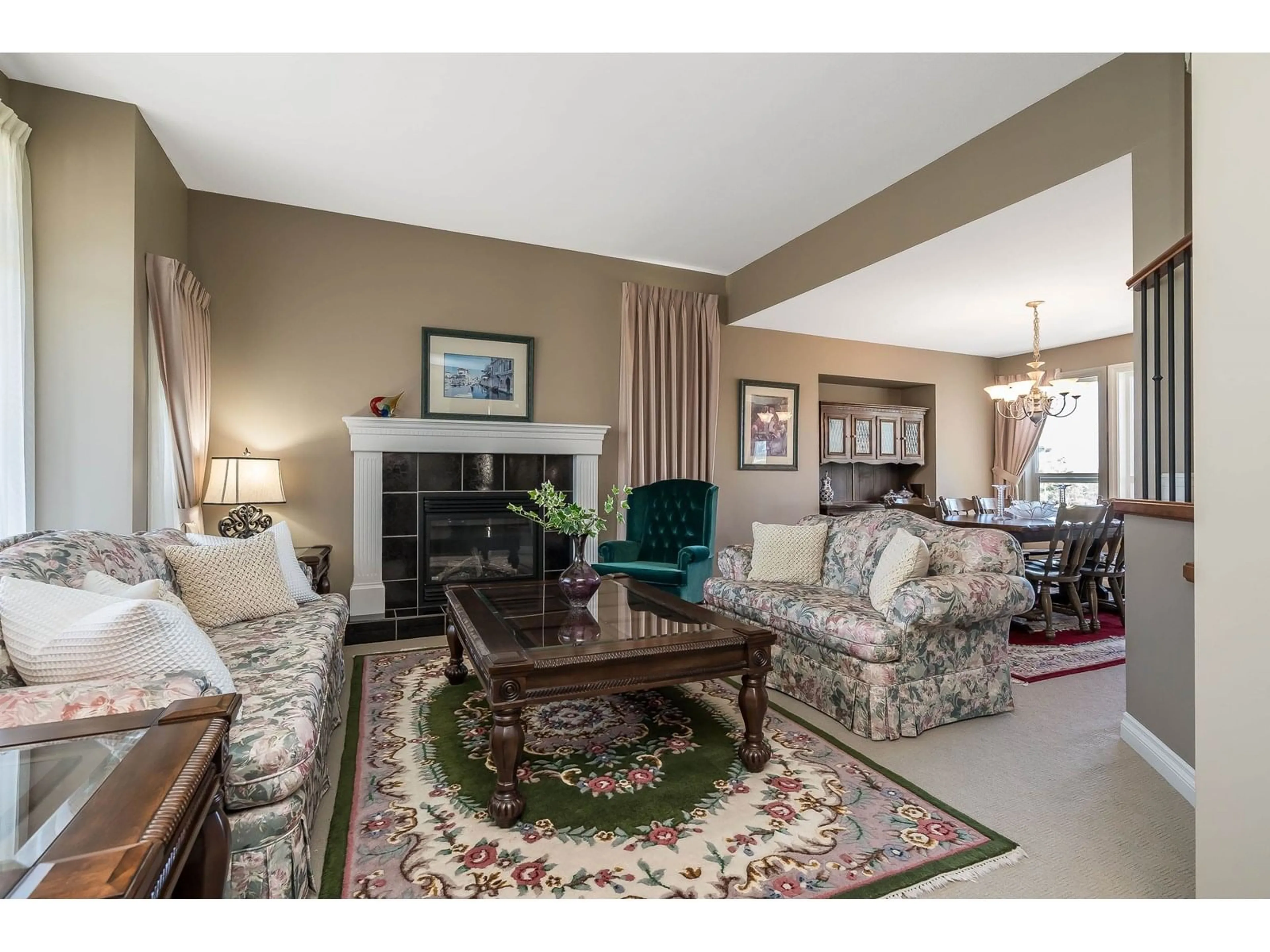 Living room with furniture, unknown for 30539 NORTHRIDGE, Abbotsford British Columbia V2T6X7