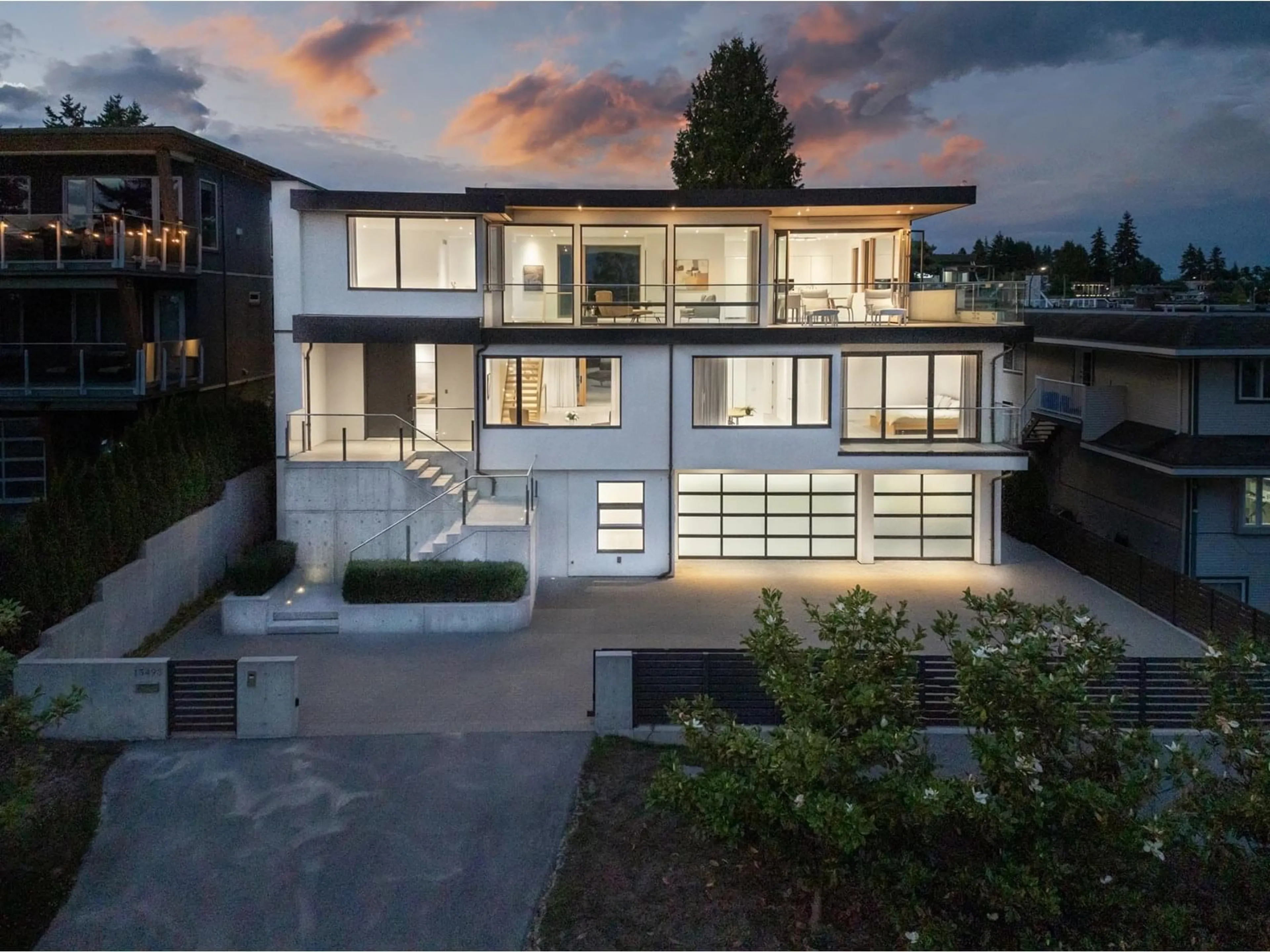 Home with brick exterior material, unknown for 15493 ROYAL, White Rock British Columbia V4B1N4