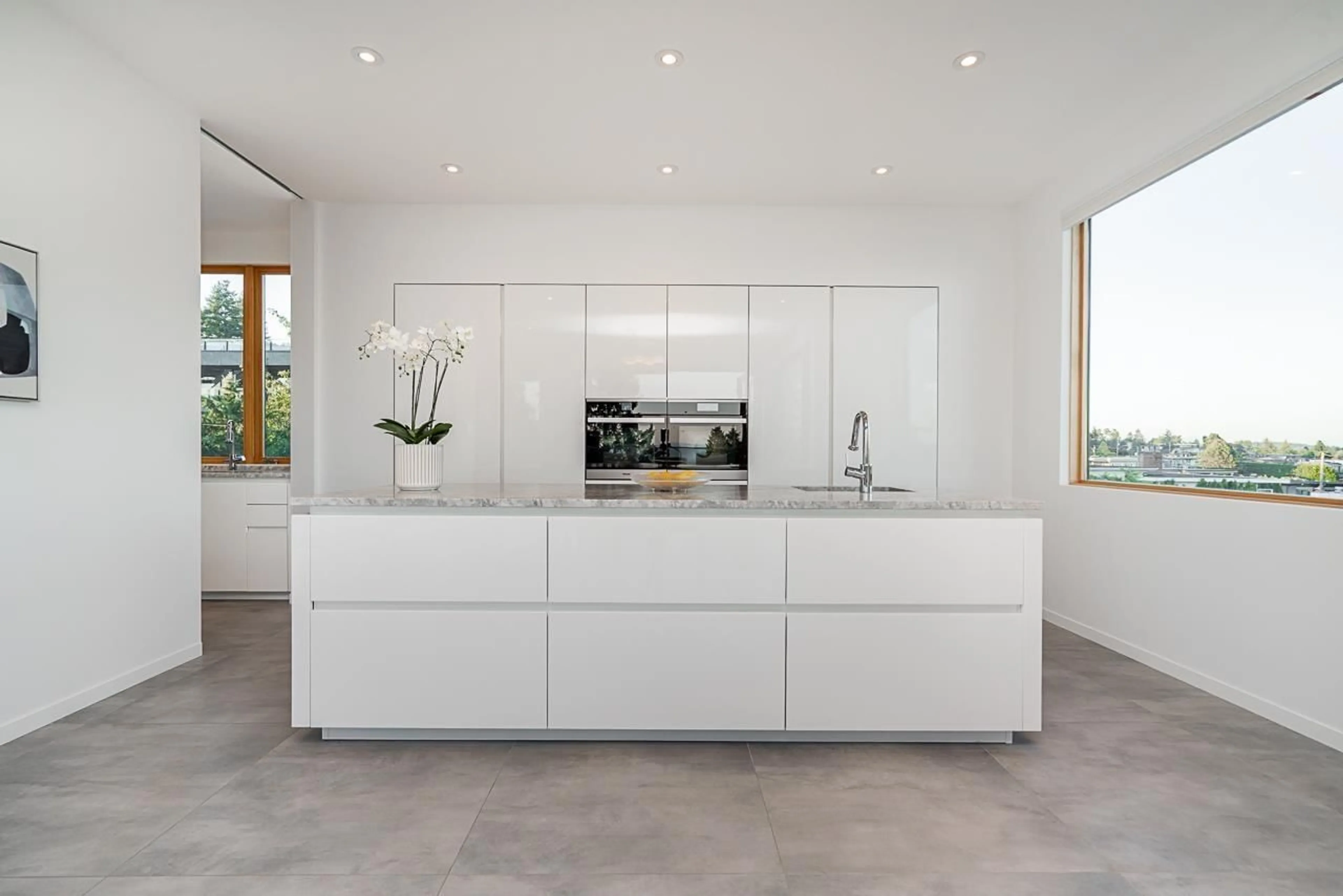 Contemporary kitchen, ceramic/tile floor for 15493 ROYAL, White Rock British Columbia V4B1N4