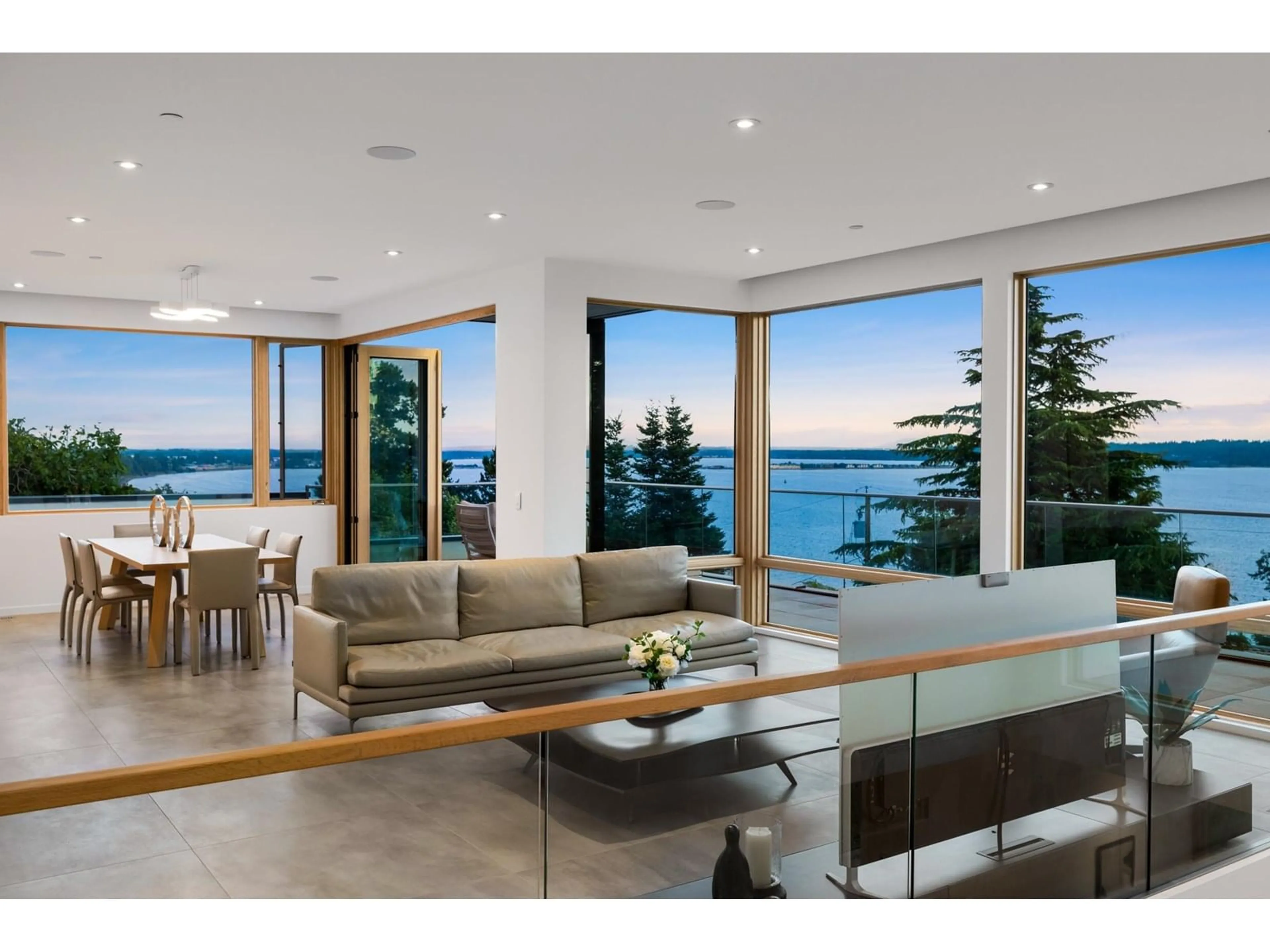 Unknown for 15493 ROYAL, White Rock British Columbia V4B1N4