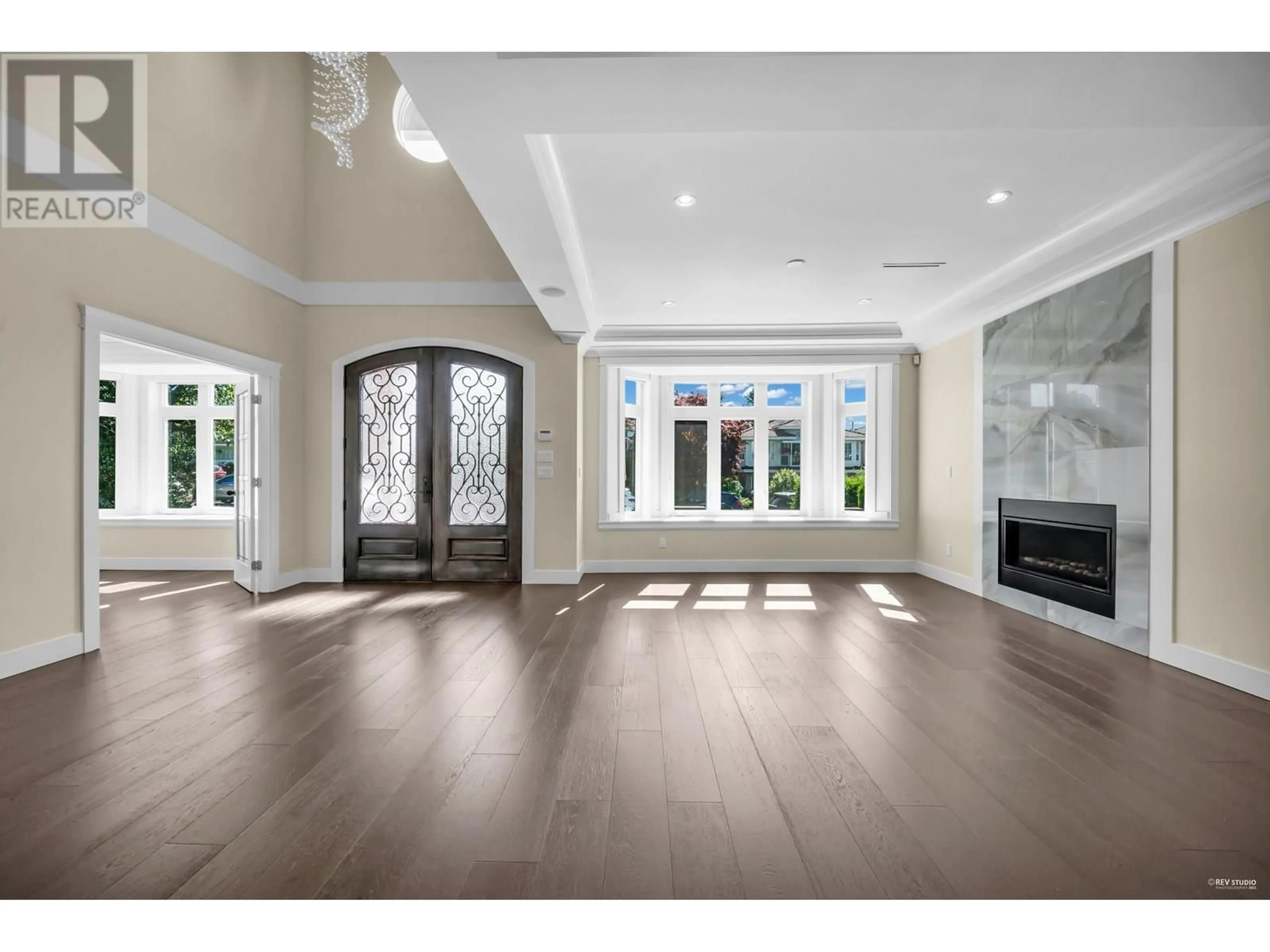 Indoor entryway for 6782 HERSHAM AVENUE, Burnaby British Columbia V5E3K8