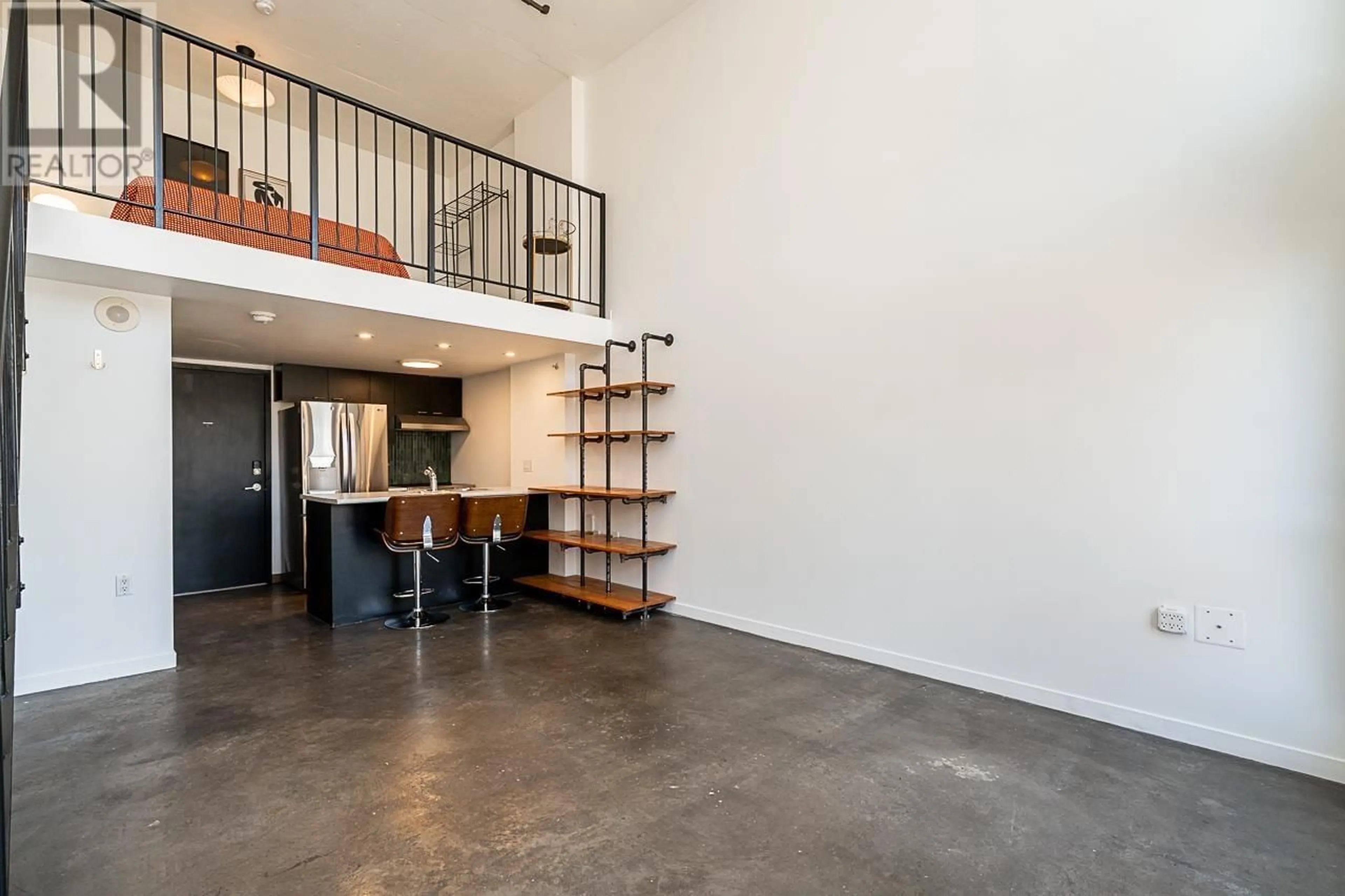Indoor entryway for 415 - 1 CORDOVA STREET, Vancouver British Columbia V6B2J1