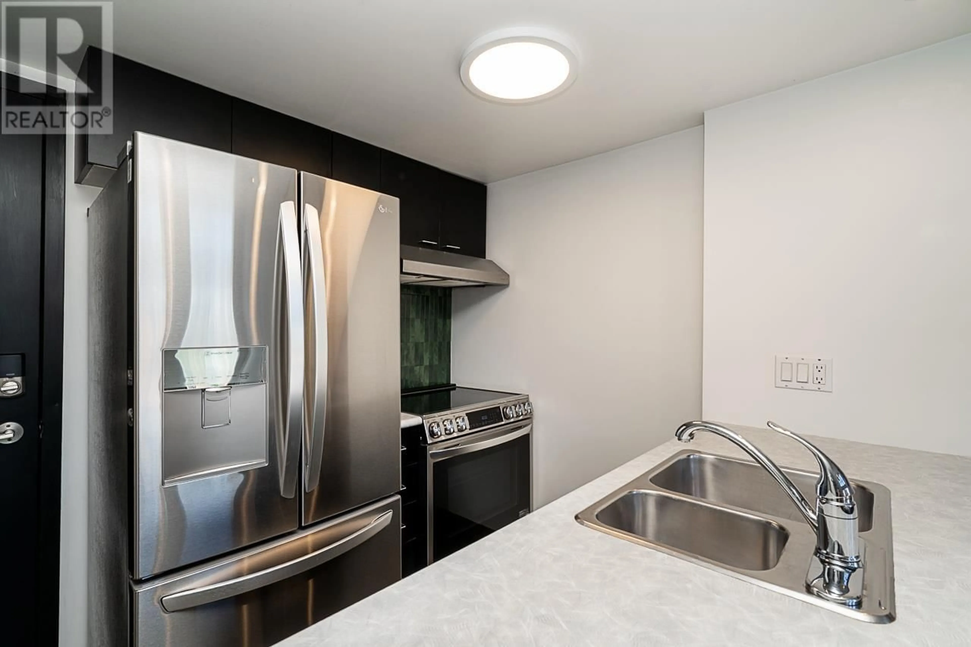 Standard kitchen, unknown for 415 - 1 CORDOVA STREET, Vancouver British Columbia V6B2J1