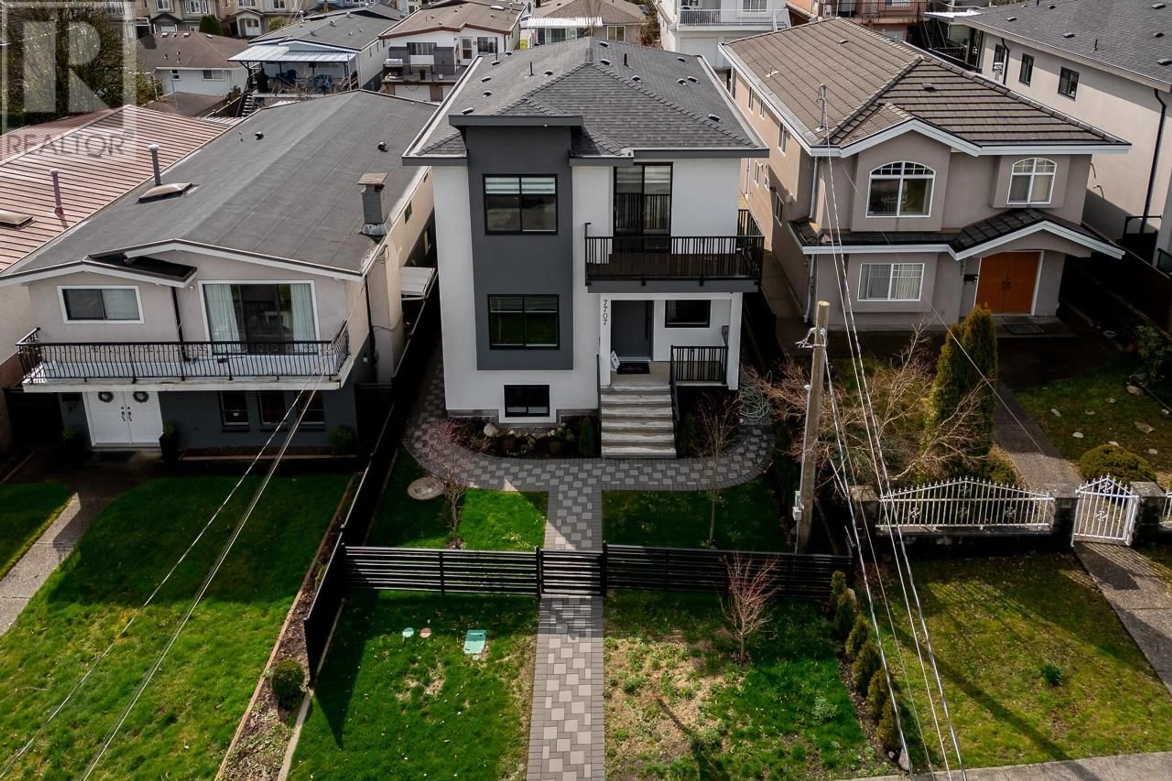 A pic from outside/outdoor area/front of a property/back of a property/a pic from drone, unknown for 7707 BURGESS STREET, Burnaby British Columbia V3N3J1