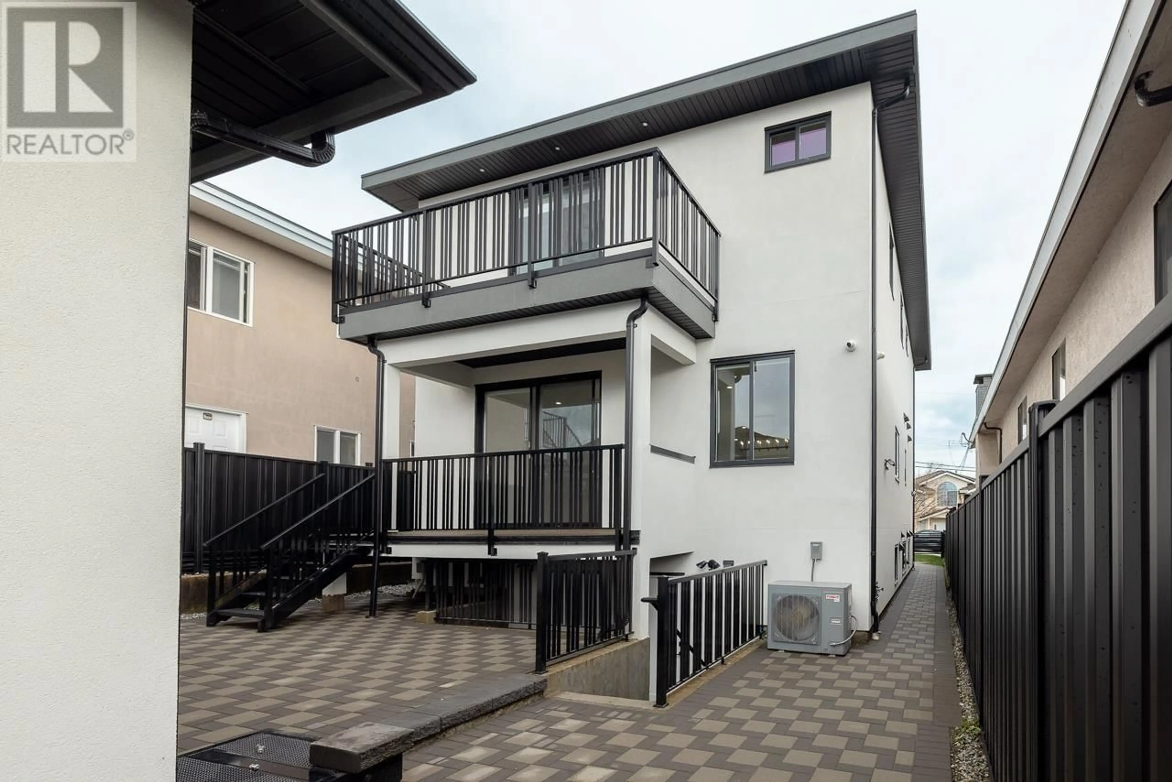 Patio, street for 7707 BURGESS STREET, Burnaby British Columbia V3N3J1