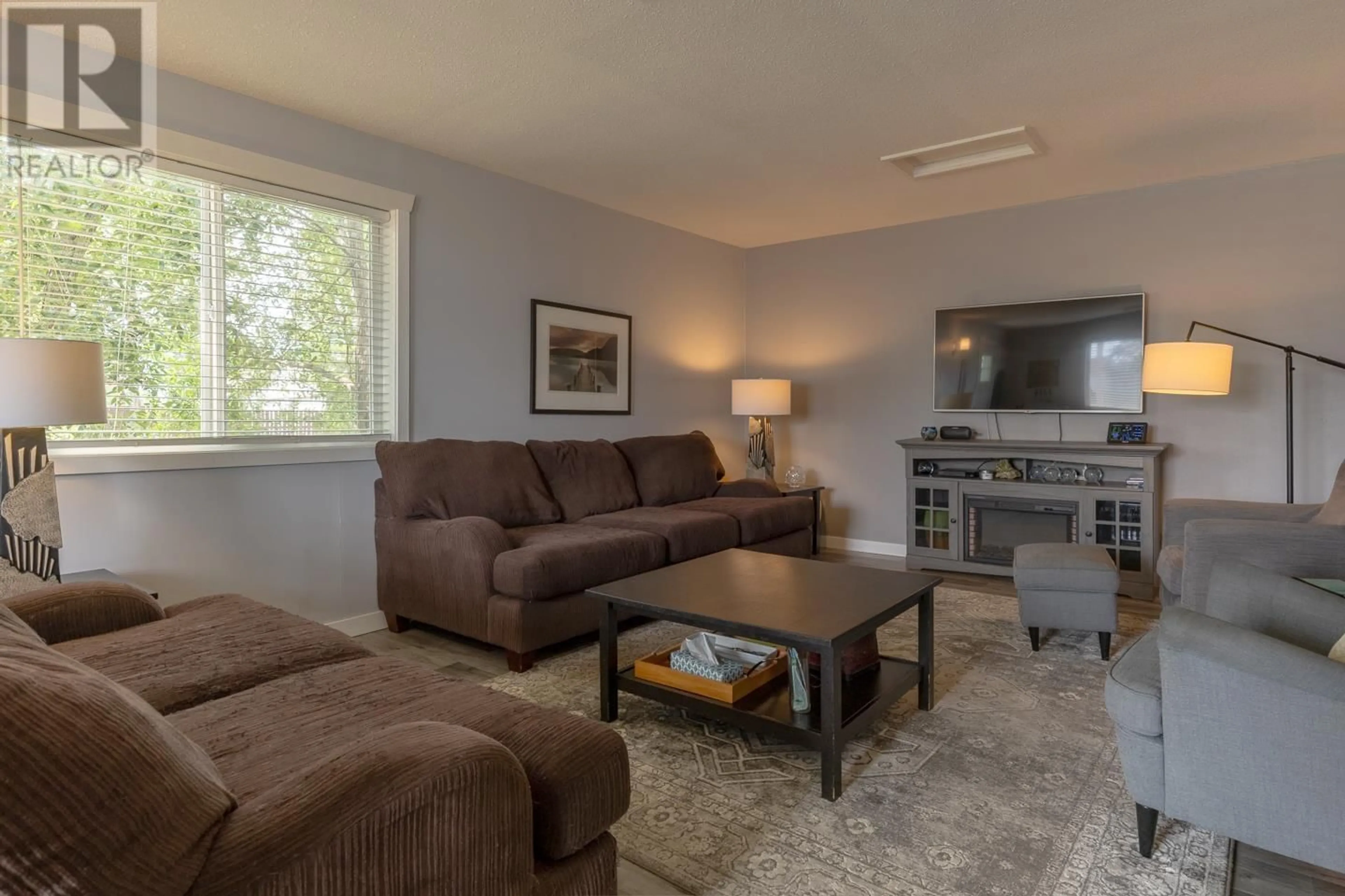 Living room with furniture, unknown for 1250 9TH AVENUE, Valemount British Columbia V0E2Z0