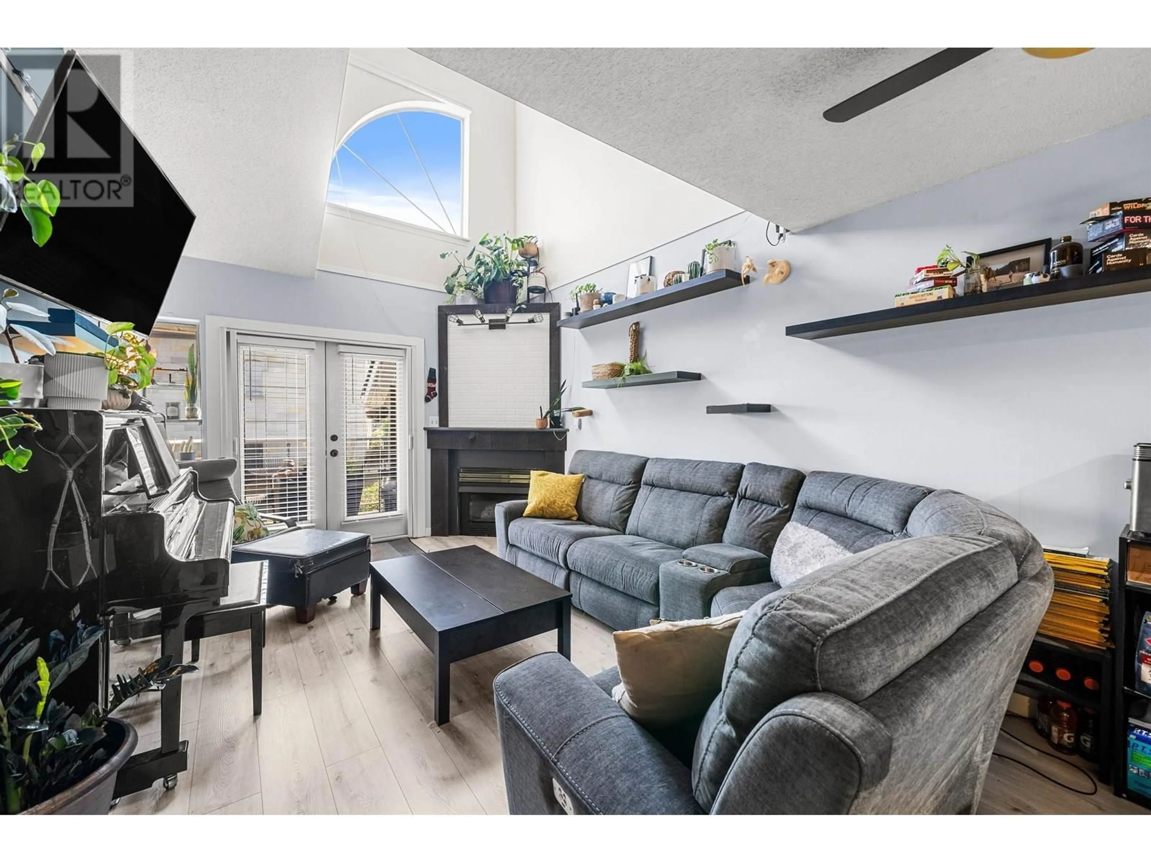 Living room with furniture, unknown for 212 - 74 MINER STREET, New Westminster British Columbia V3L5N6
