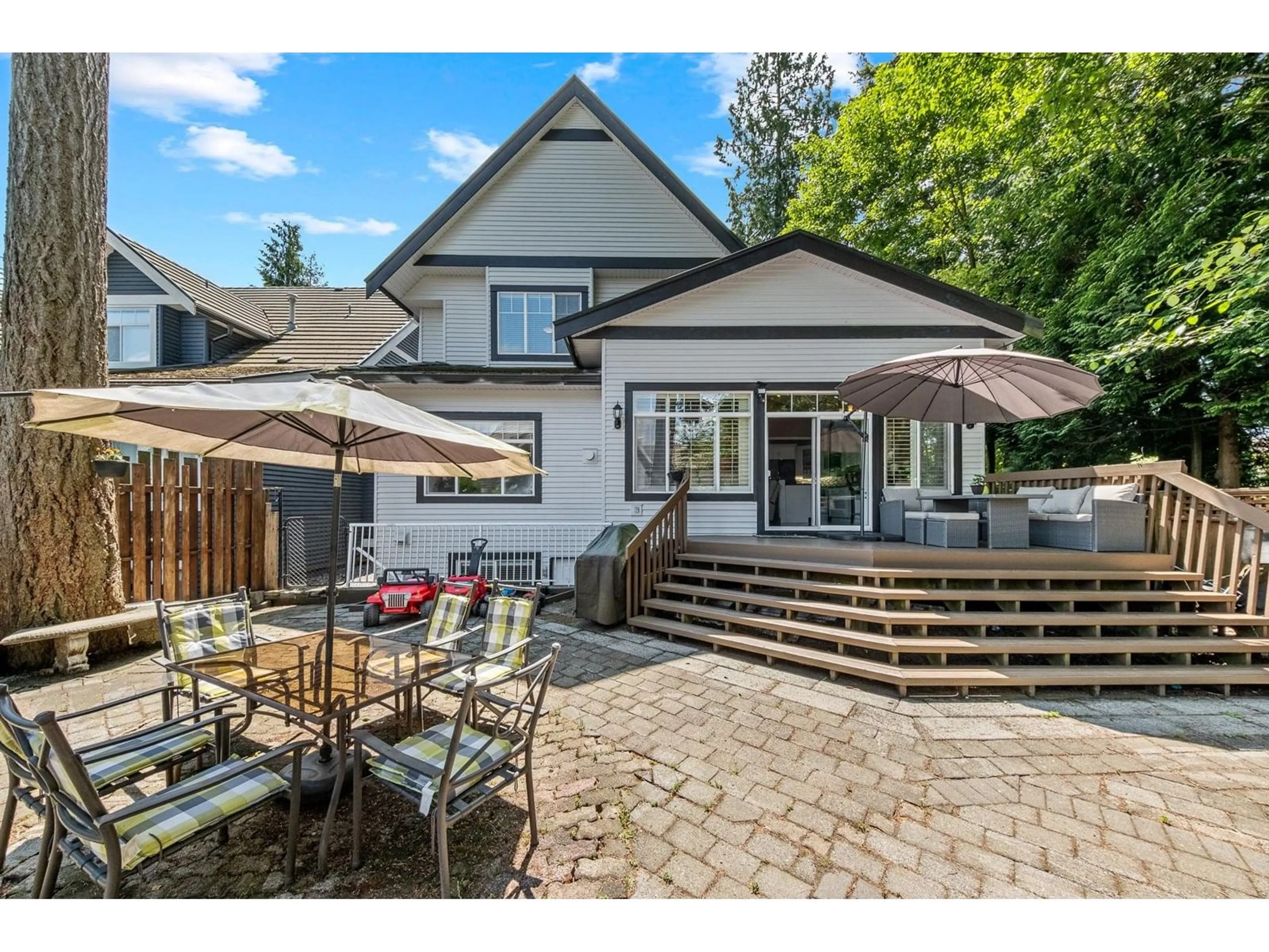 Patio, street for 15433 36, Surrey British Columbia V3Z0G9
