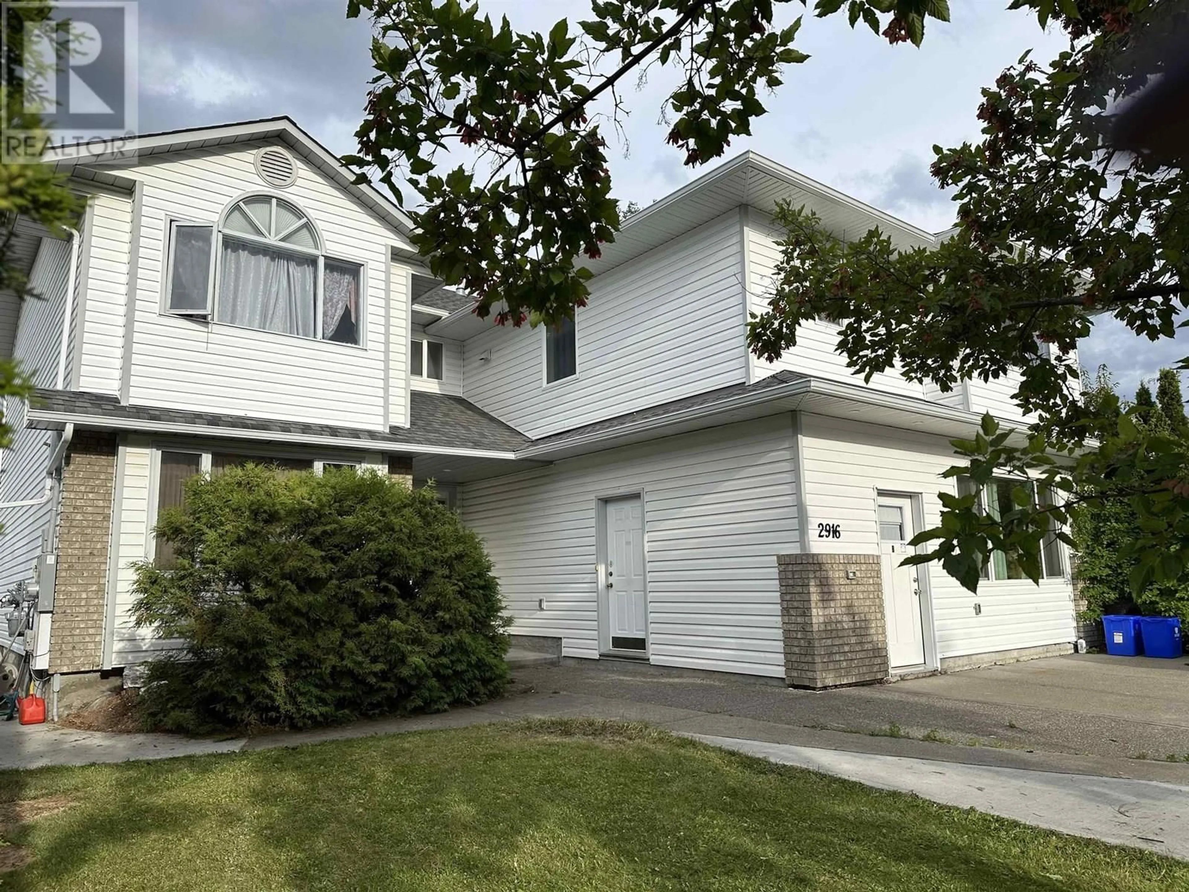 Home with vinyl exterior material, street for 2916 WAYNE STREET, Prince George British Columbia V2N4M8