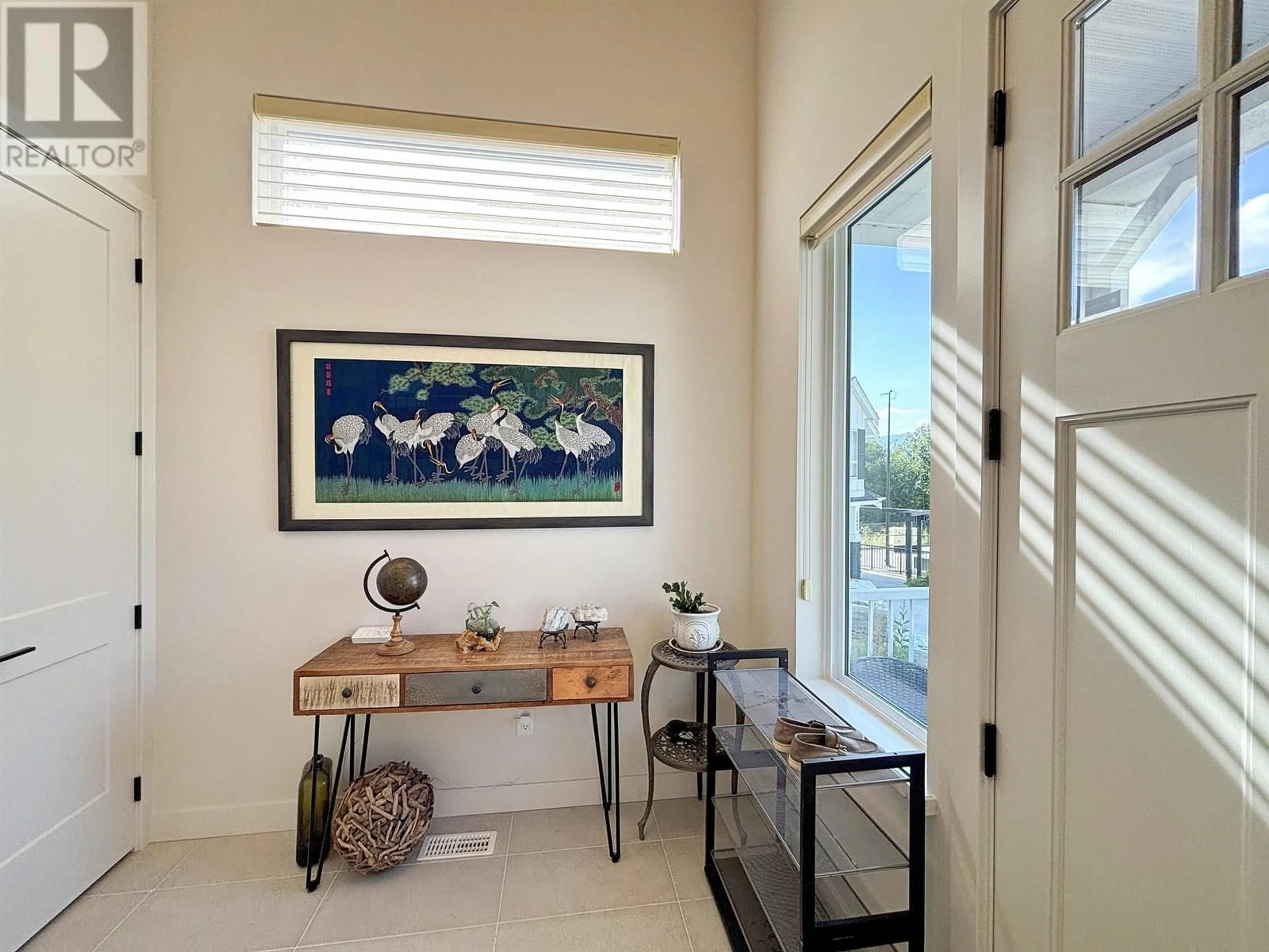 Indoor entryway for 14033 230 STREET, Maple Ridge British Columbia V4R0G9