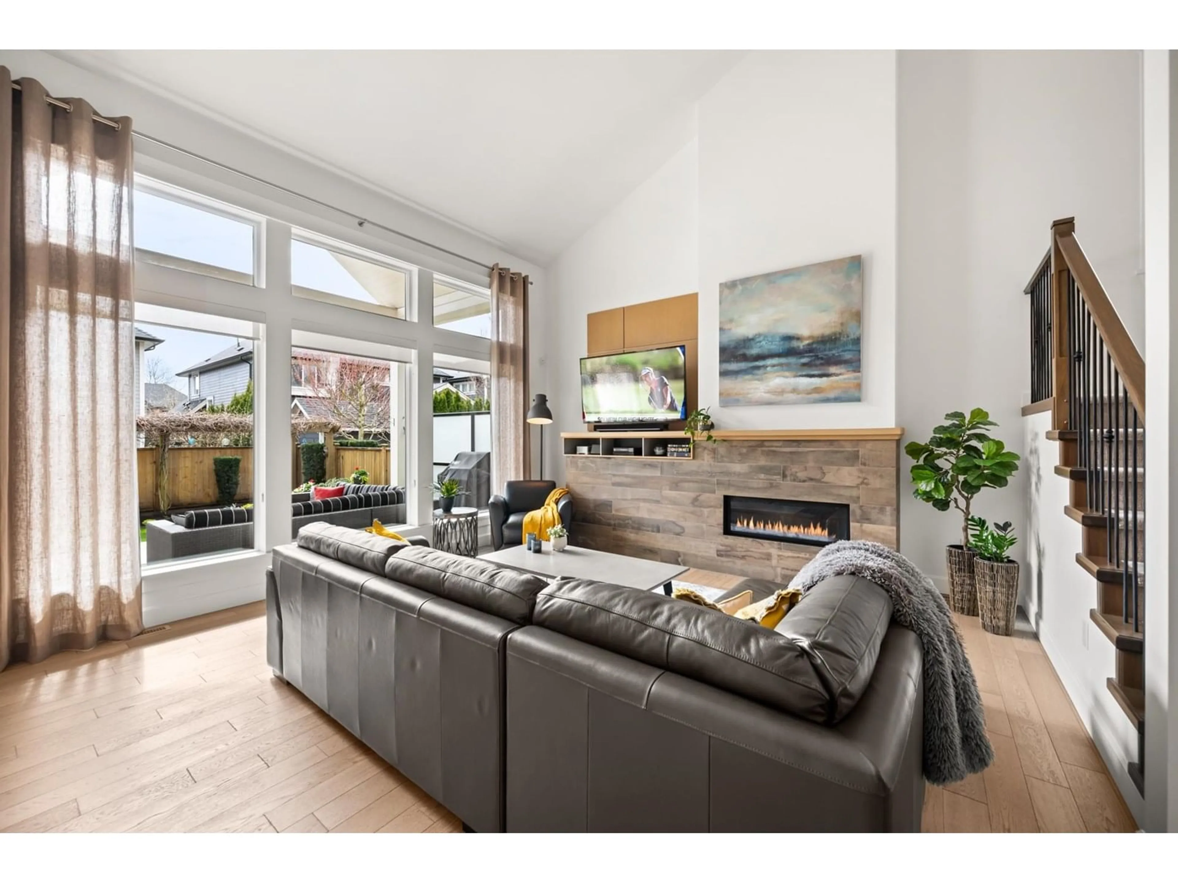 Living room with furniture, unknown for 16758 22A, Surrey British Columbia V3Z0M7