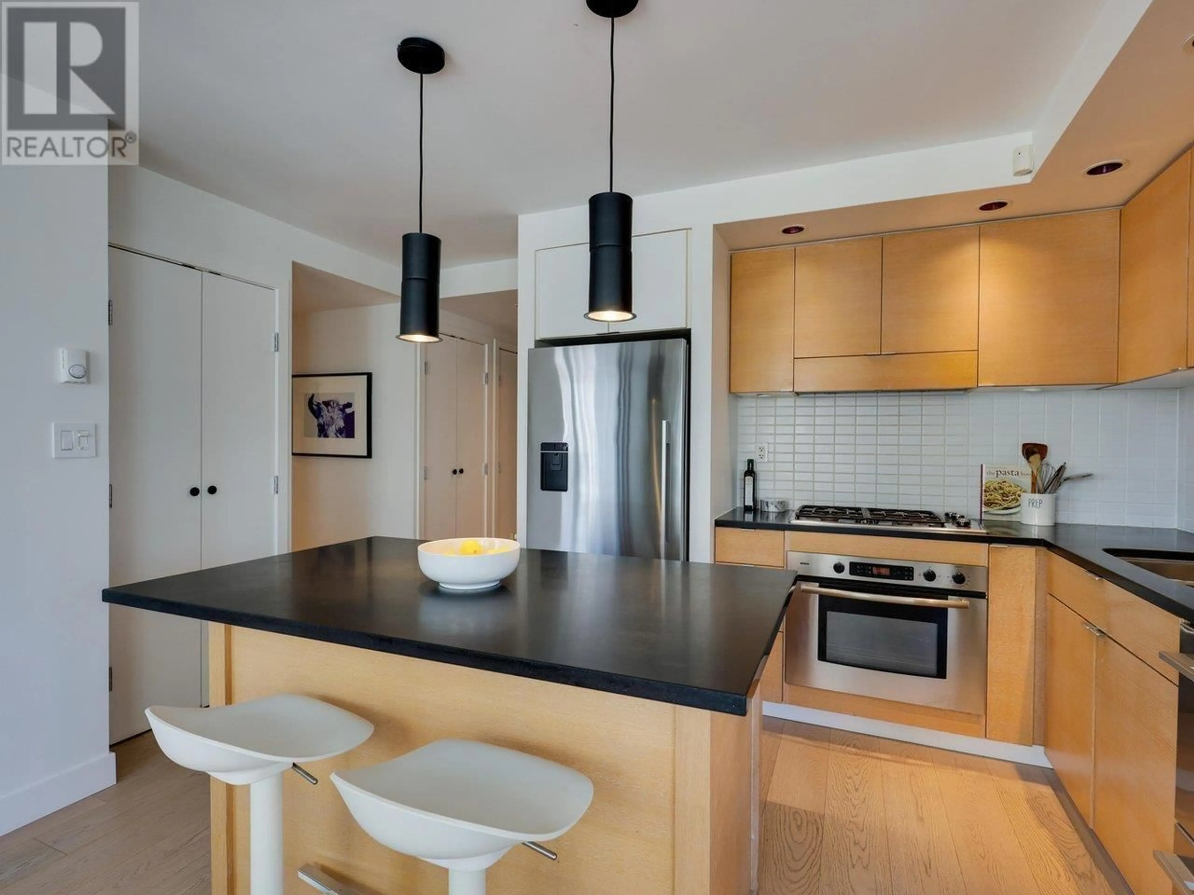 Contemporary kitchen, unknown for 1505 - 1055 HOMER STREET, Vancouver British Columbia V6B1G3