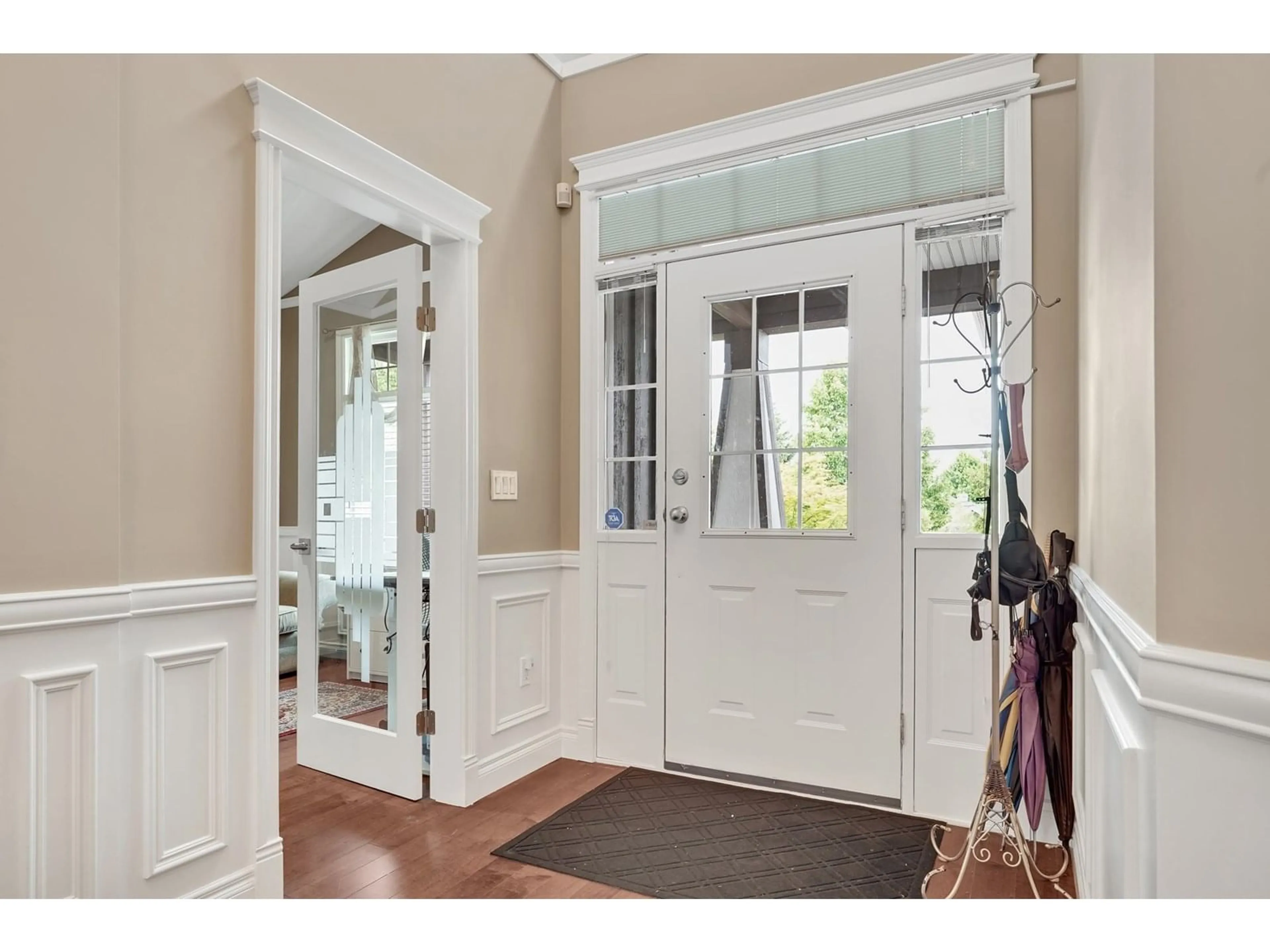 Indoor entryway for 3529 156A, Surrey British Columbia V4P3J4