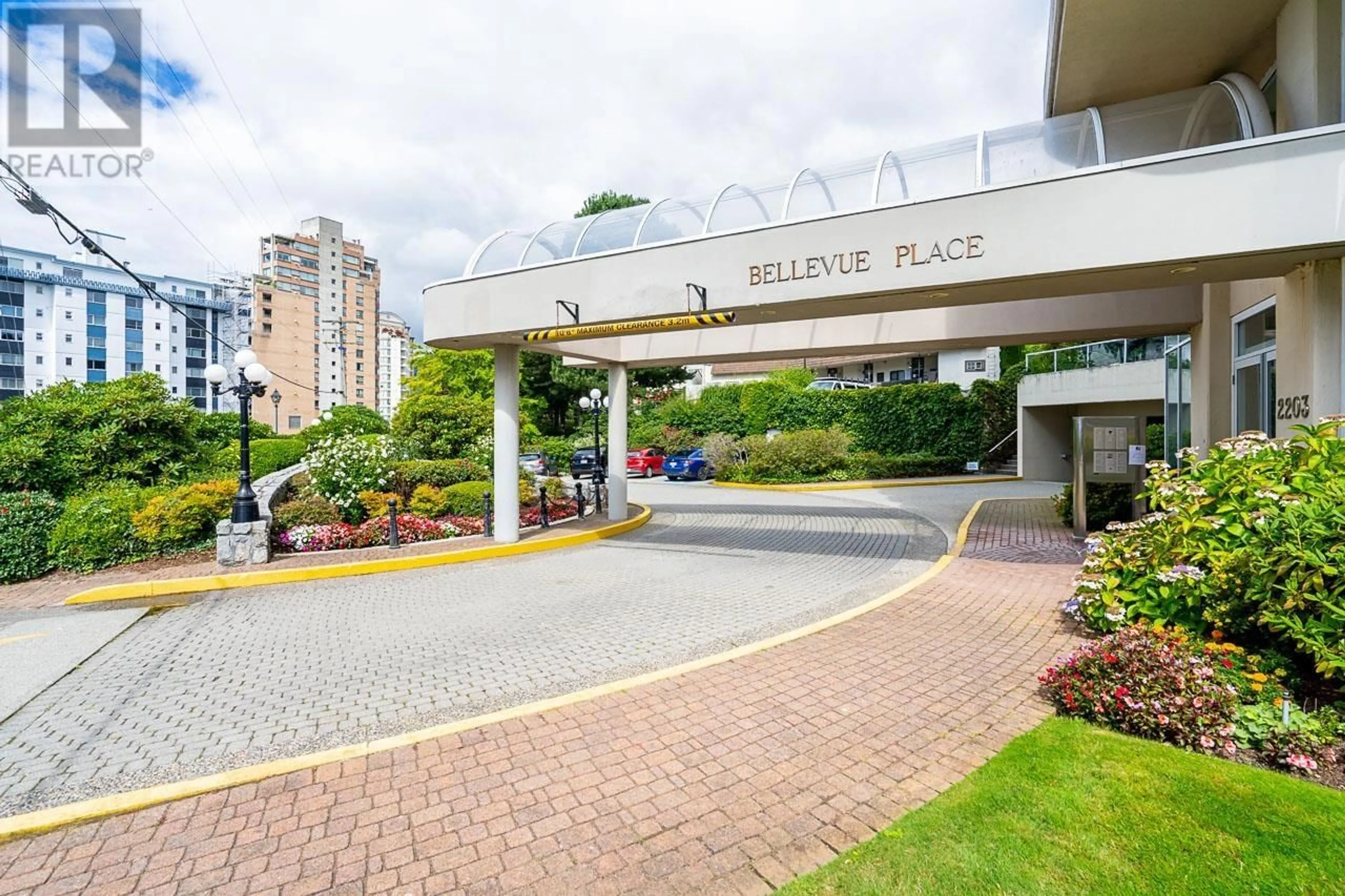 Unknown for 301 - 2203 BELLEVUE AVENUE, West Vancouver British Columbia V7V4V7
