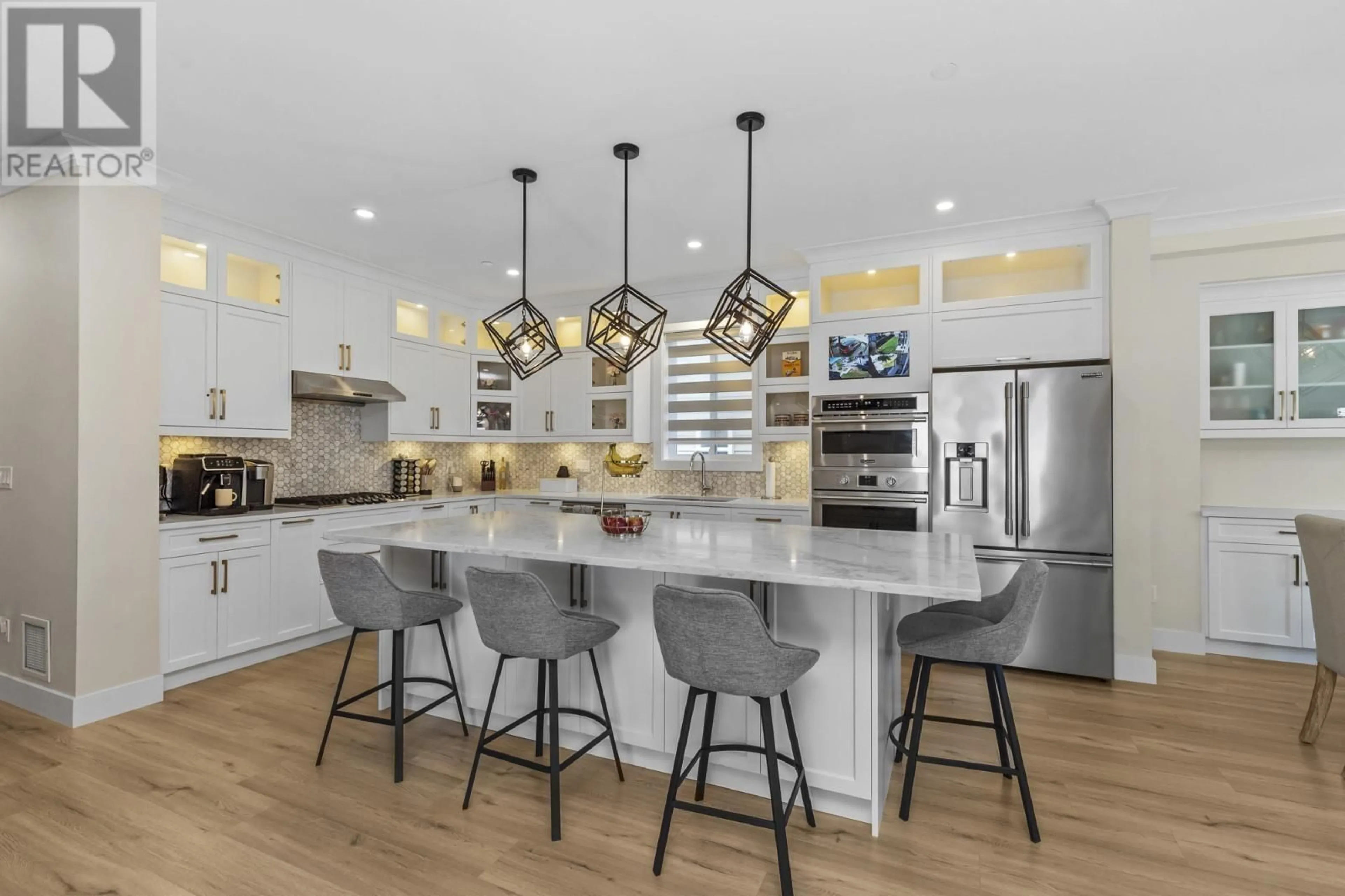 Contemporary kitchen, ceramic/tile floor for 20388 WICKLUND AVENUE, Maple Ridge British Columbia V2X2Z5