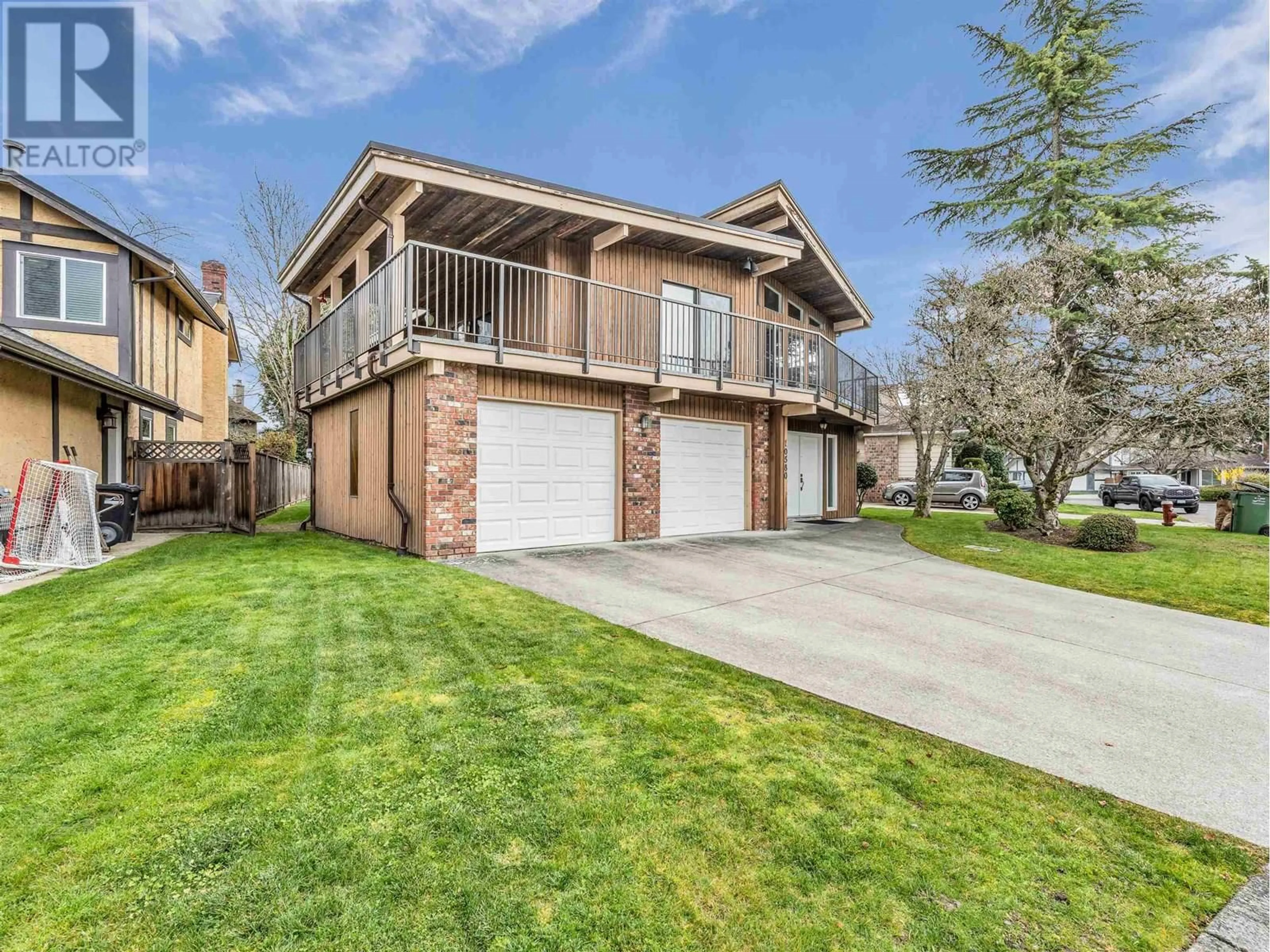 Home with vinyl exterior material, street for 10580 HOLLYMOUNT DRIVE, Richmond British Columbia V7E4Z2