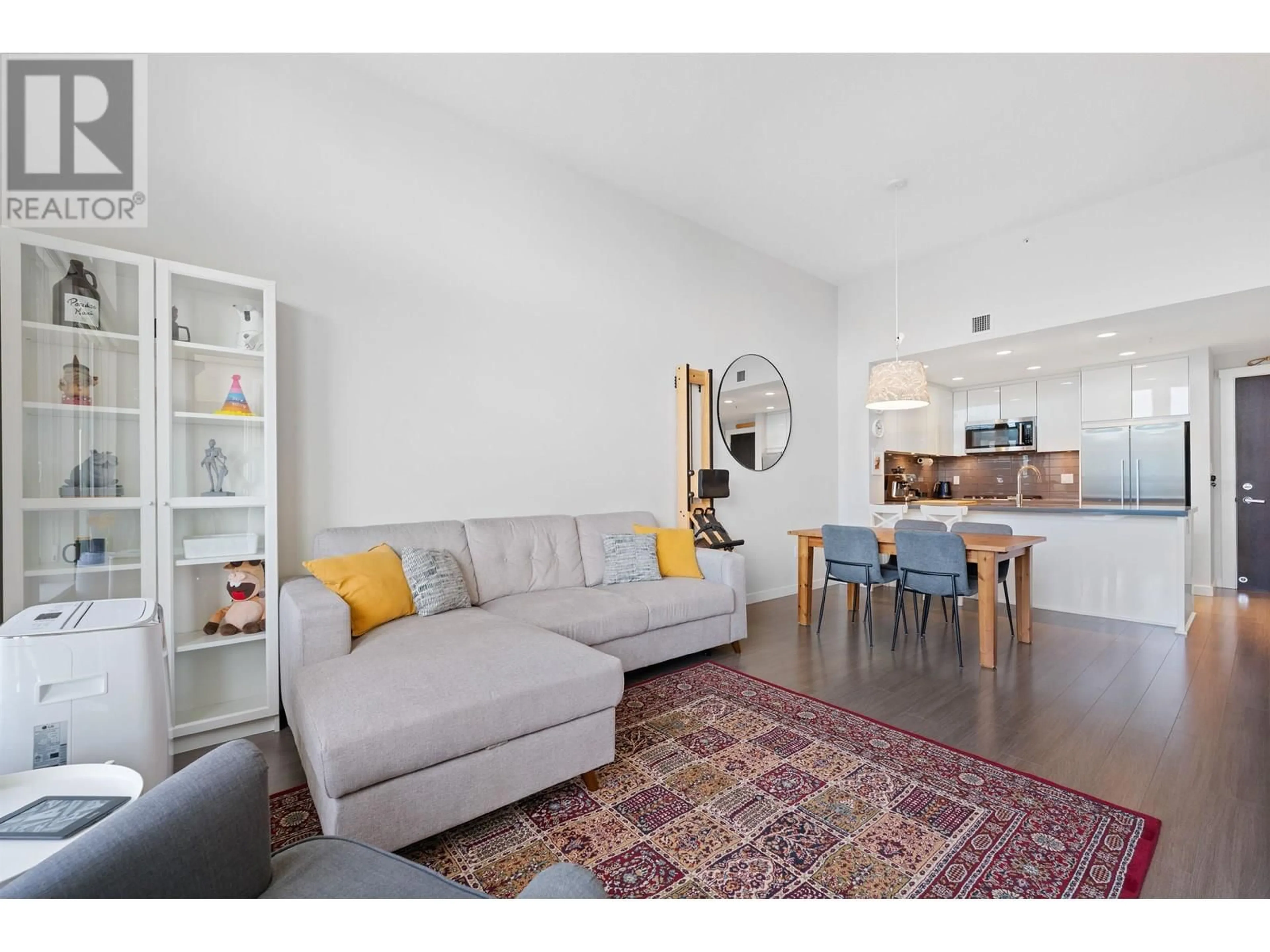 Living room with furniture, unknown for 510 - 255 1ST STREET, North Vancouver British Columbia V7M3G8