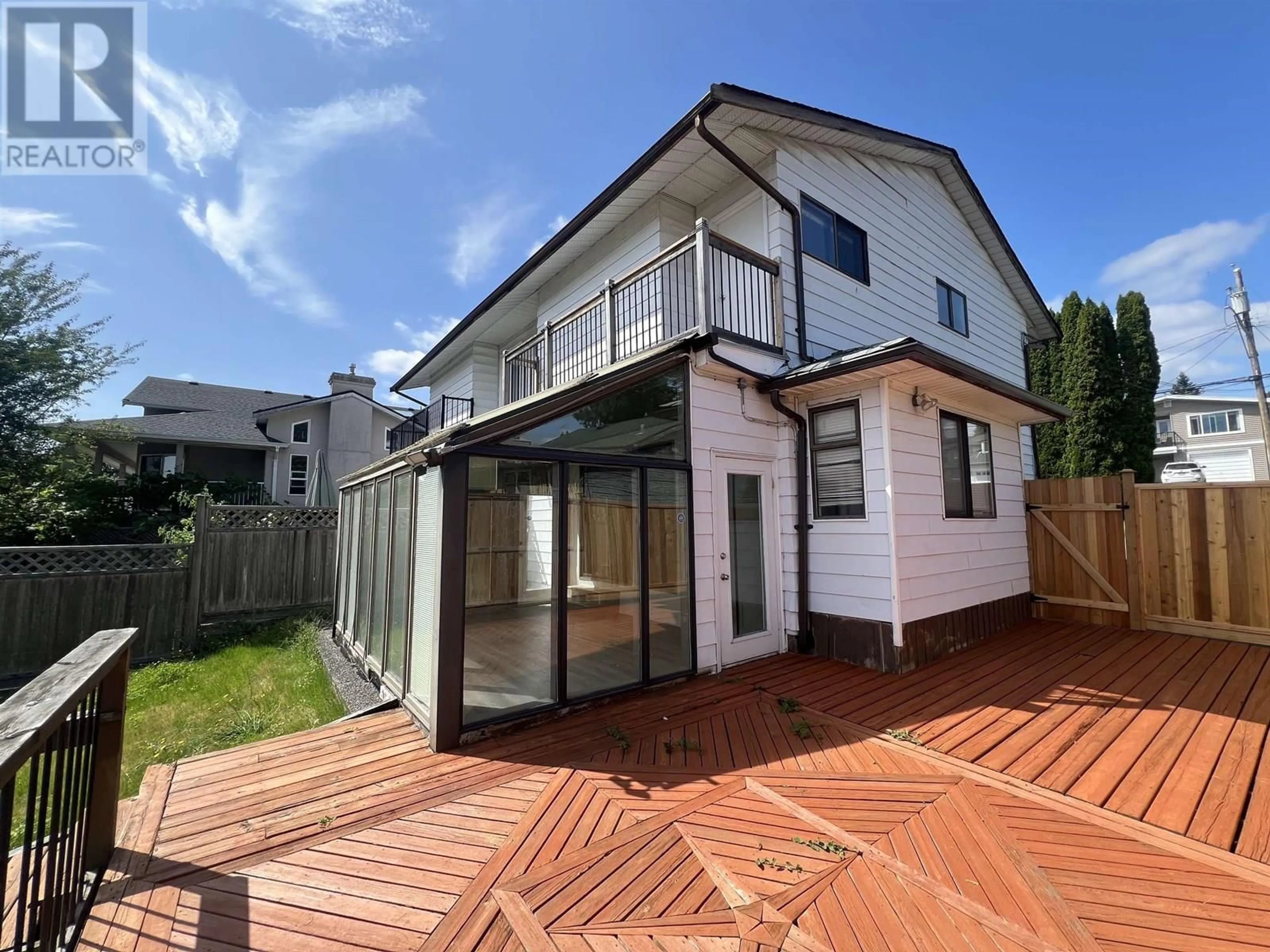 Home with vinyl exterior material, street for 1018 ROCHESTER AVENUE, Coquitlam British Columbia V3K2W7