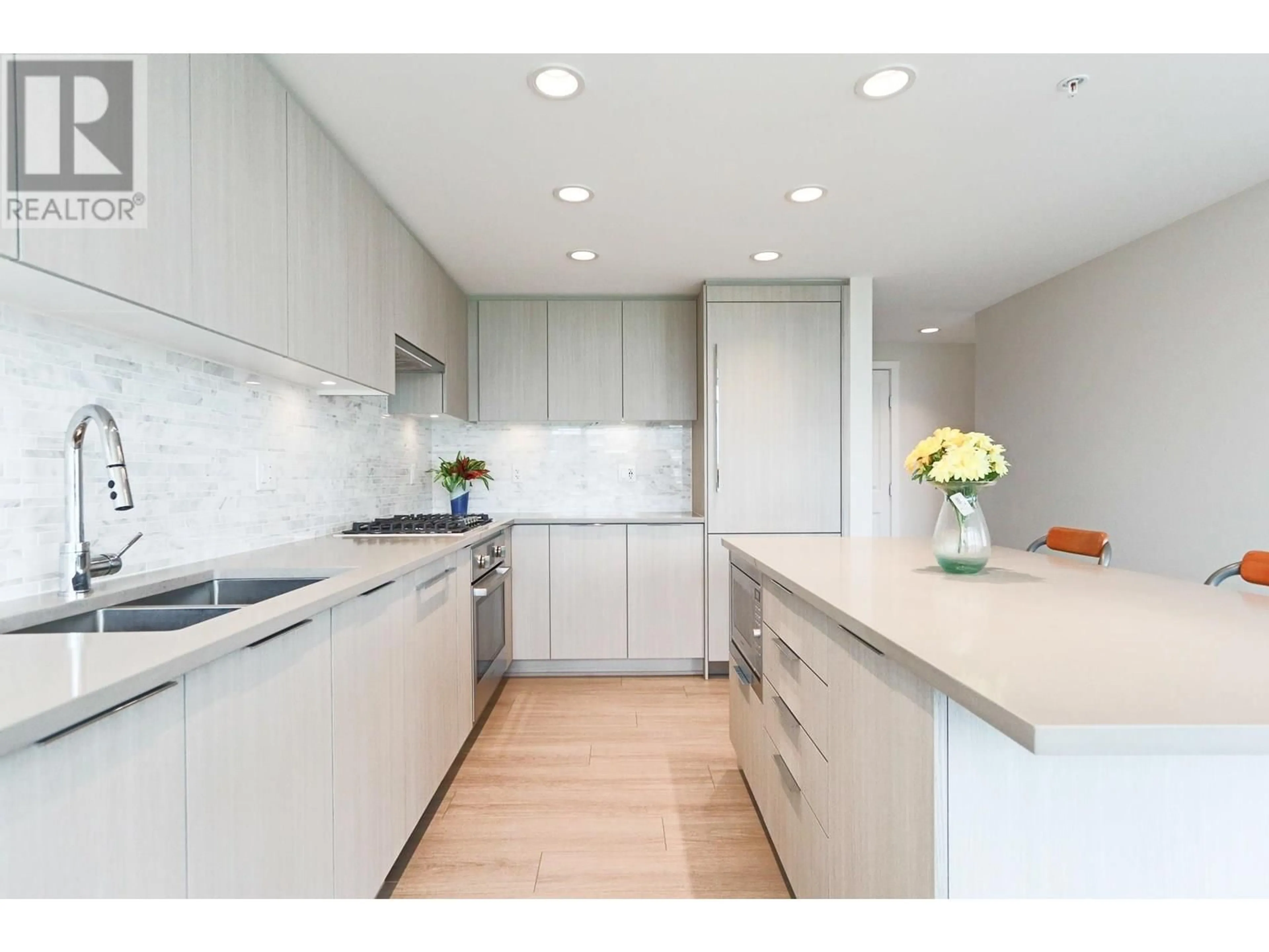 Contemporary kitchen, unknown for 2001 - 1182 WESTWOOD STREET, Coquitlam British Columbia V3B0T9