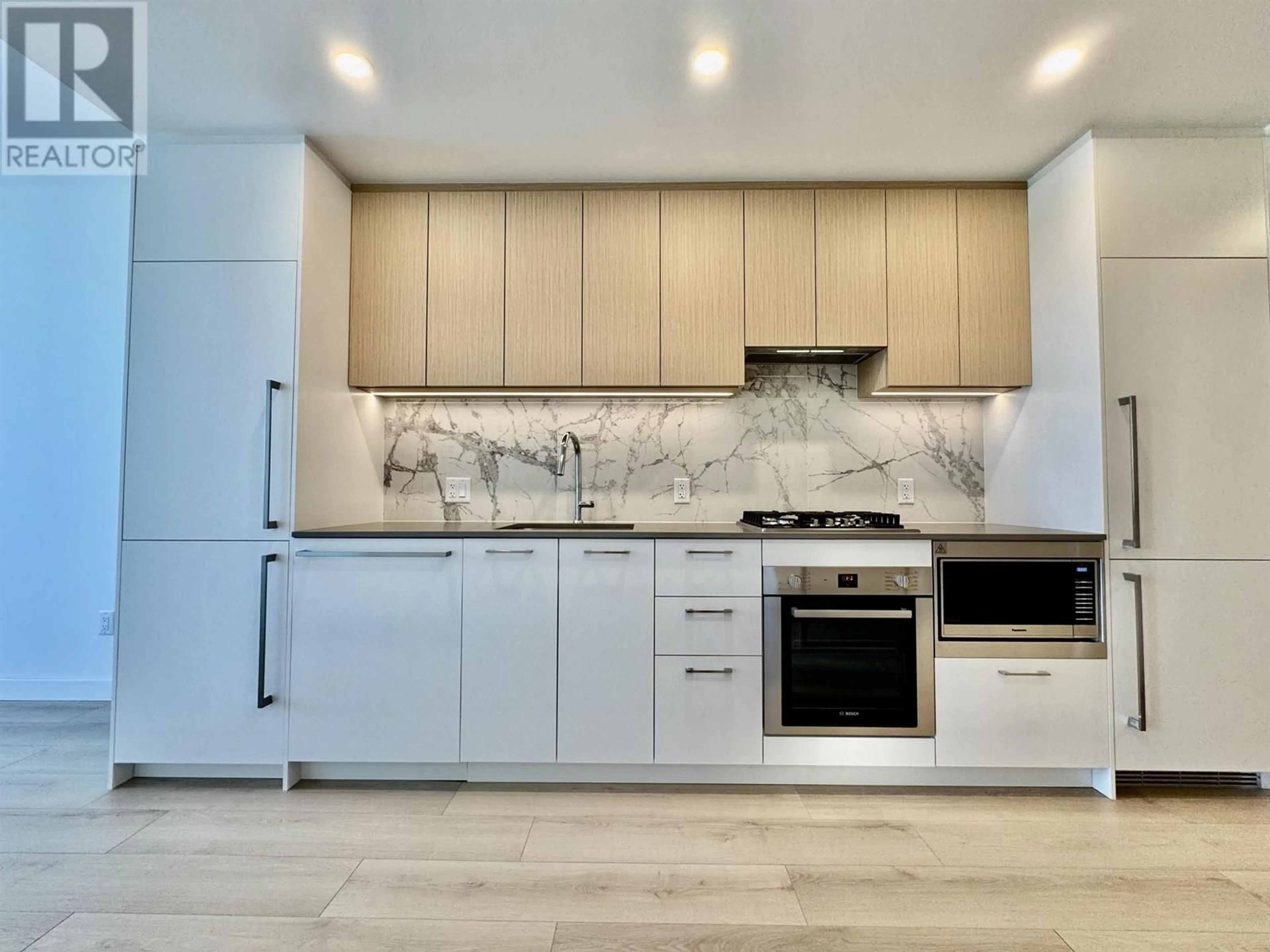 Contemporary kitchen, ceramic/tile floor for 1007 - 6468 WILLINGDON AVENUE, Burnaby British Columbia V5H0L3