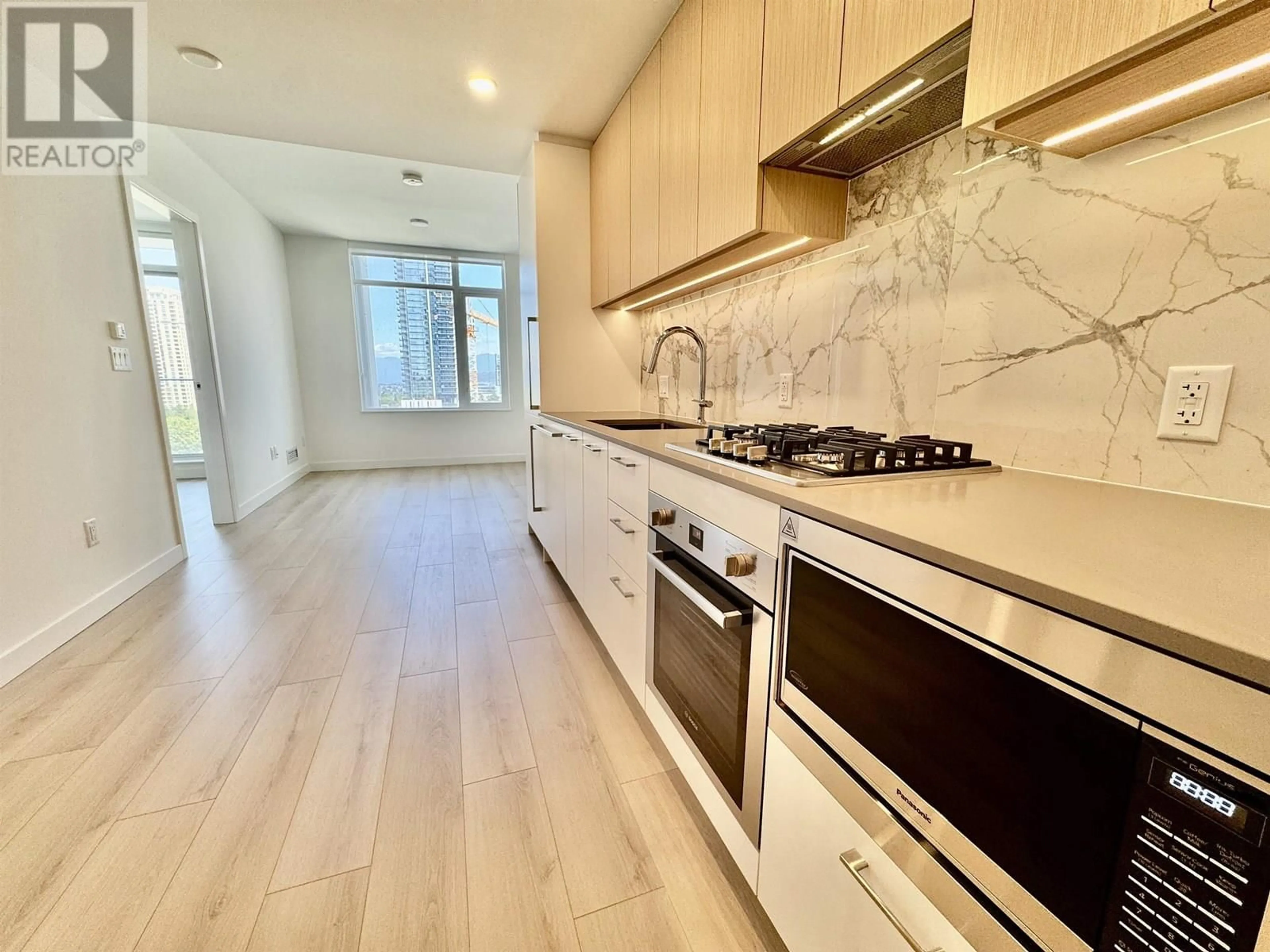 Open concept kitchen, unknown for 1007 - 6468 WILLINGDON AVENUE, Burnaby British Columbia V5H0L3