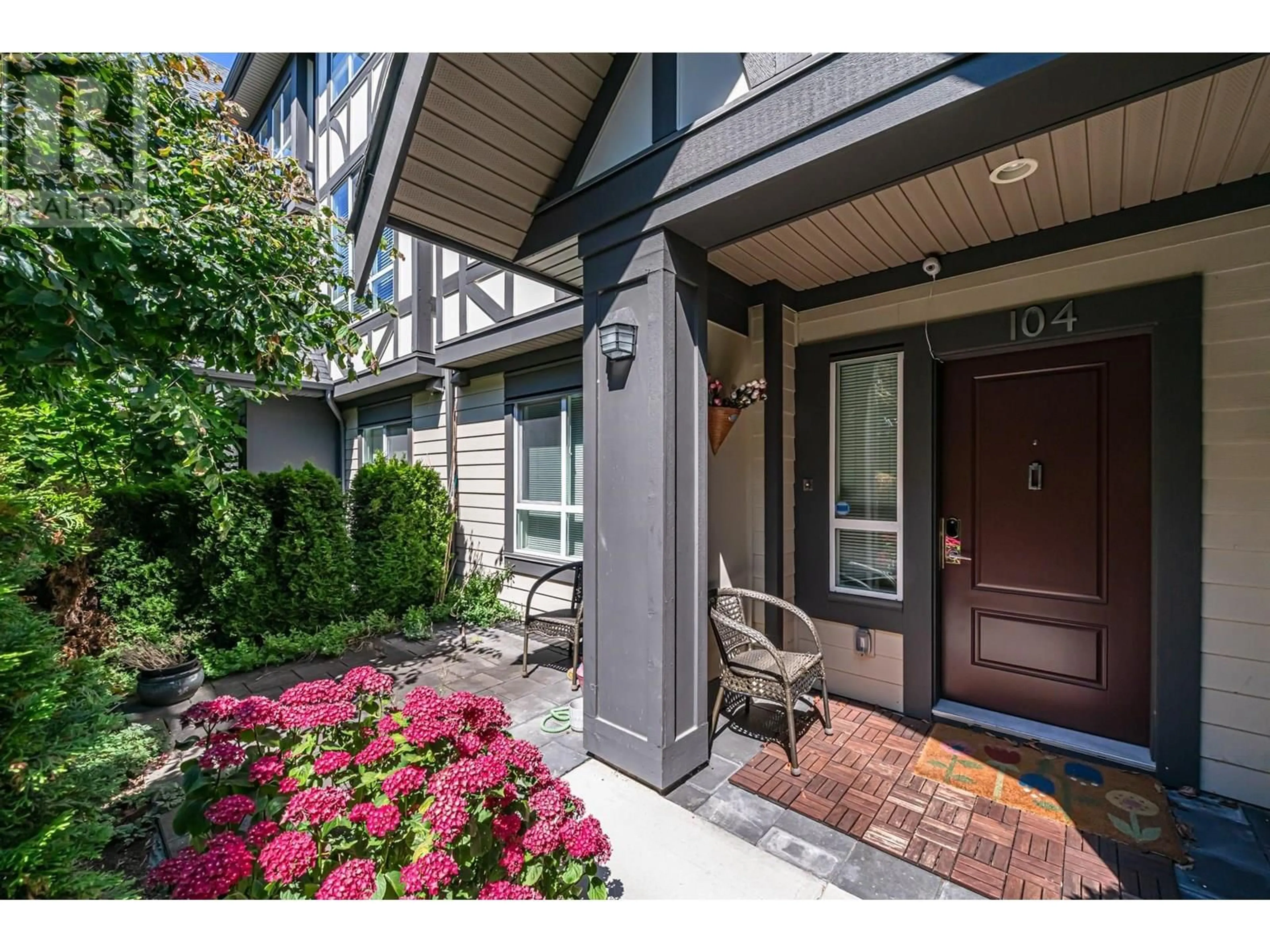 Indoor entryway for 104 - 10388 NO. 2 ROAD, Richmond British Columbia V7E0B9