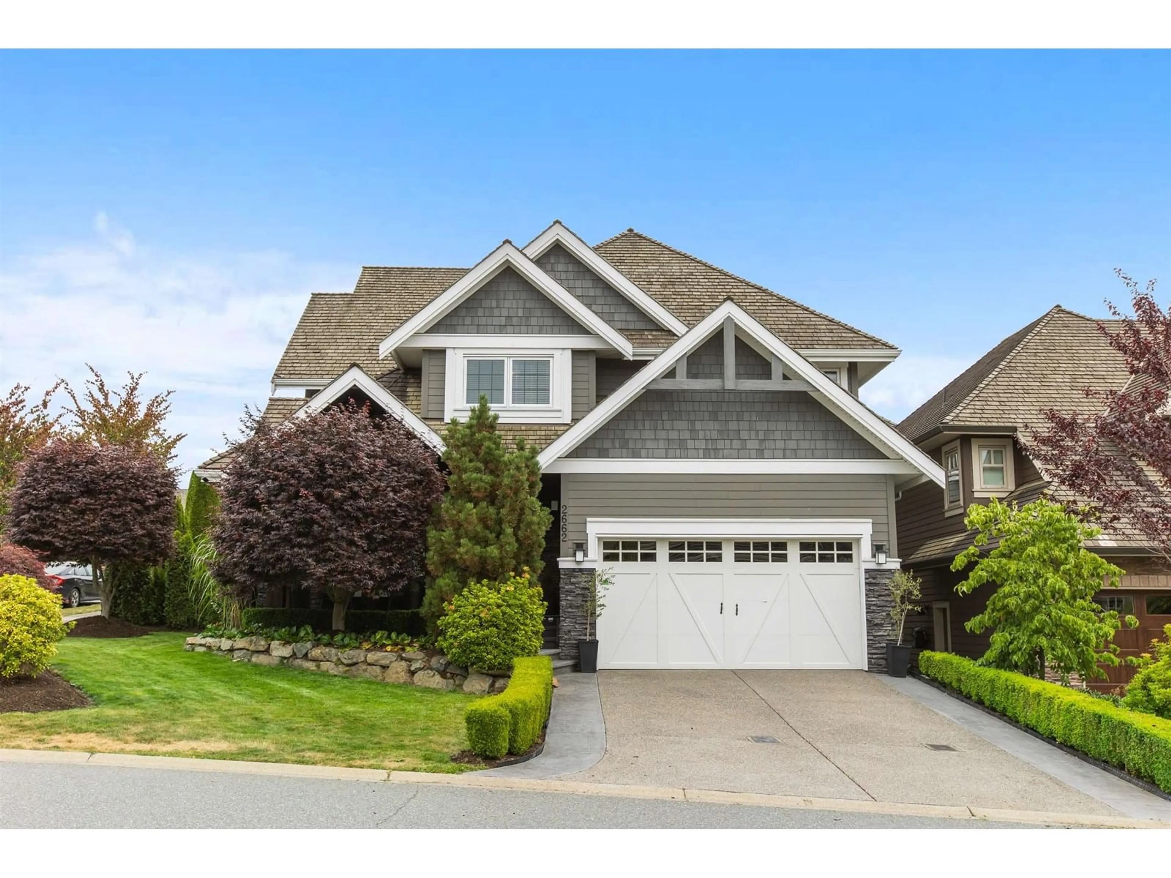 Home with vinyl exterior material, street for 2662 LARKSPUR, Abbotsford British Columbia V3G0B3