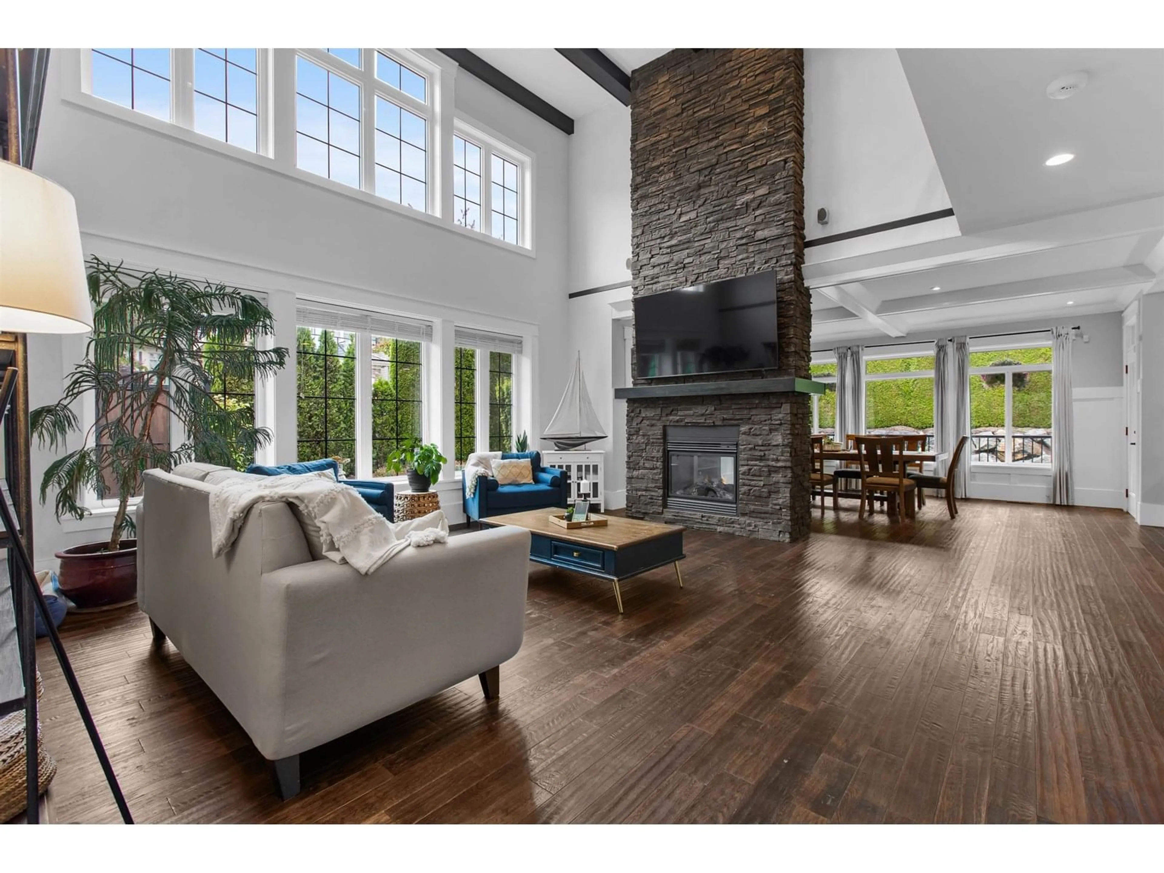 Living room with furniture, unknown for 2662 LARKSPUR, Abbotsford British Columbia V3G0B3