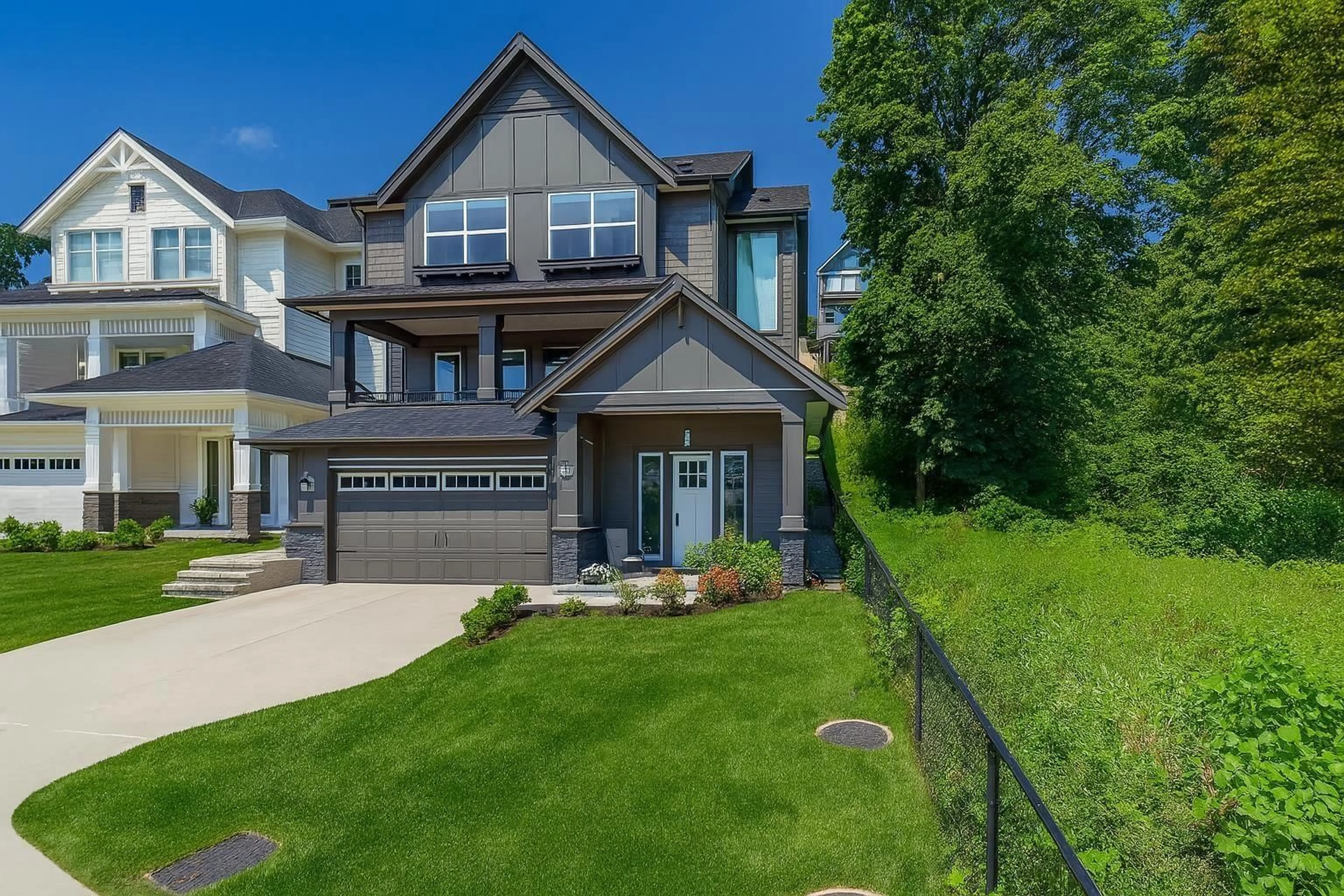 Home with vinyl exterior material, street for 31577 MCCREATH, Mission British Columbia V4S0E9