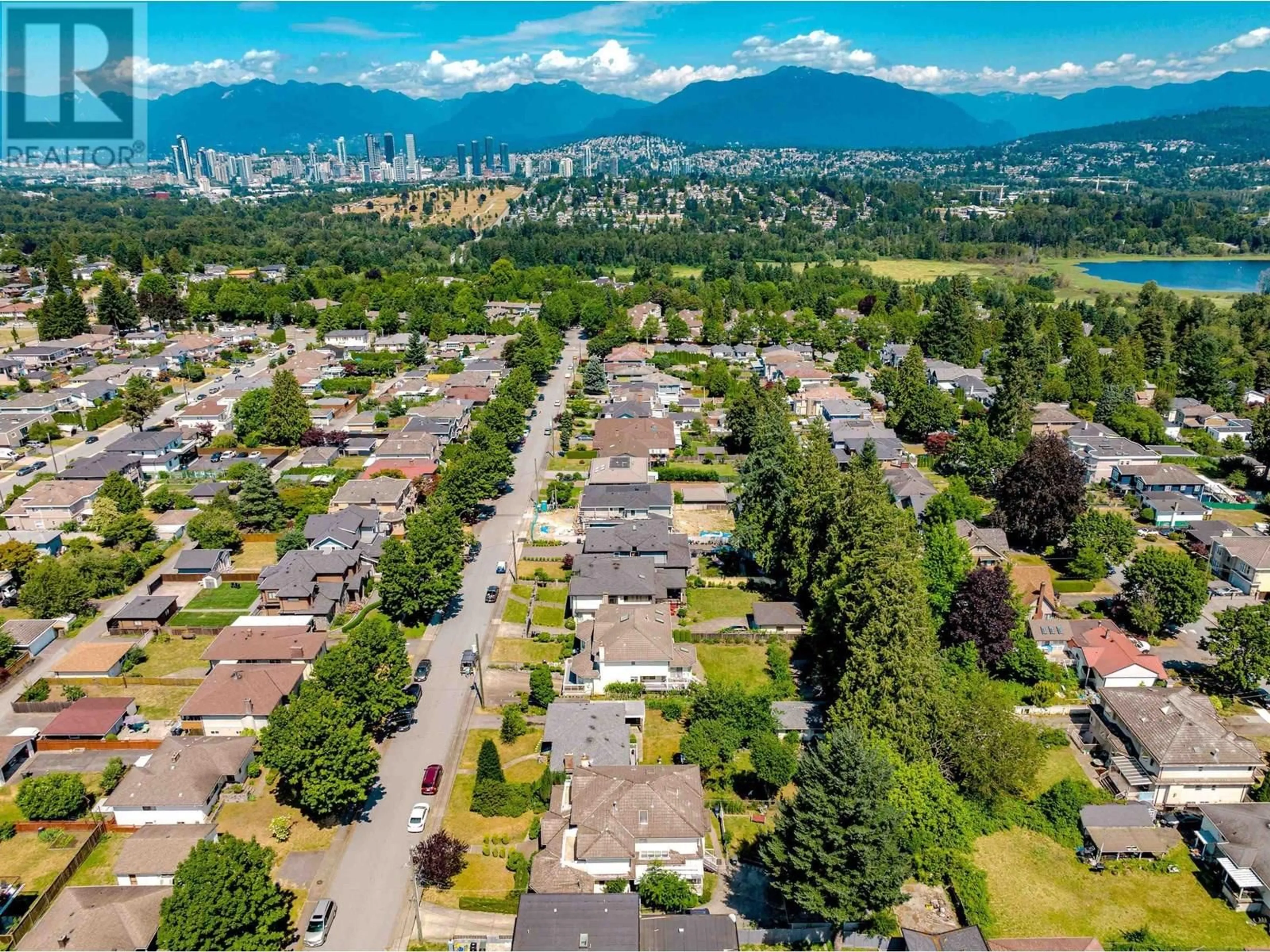 A pic from outside/outdoor area/front of a property/back of a property/a pic from drone, mountain view for 6338 SELMA AVENUE, Burnaby British Columbia V5H3R2