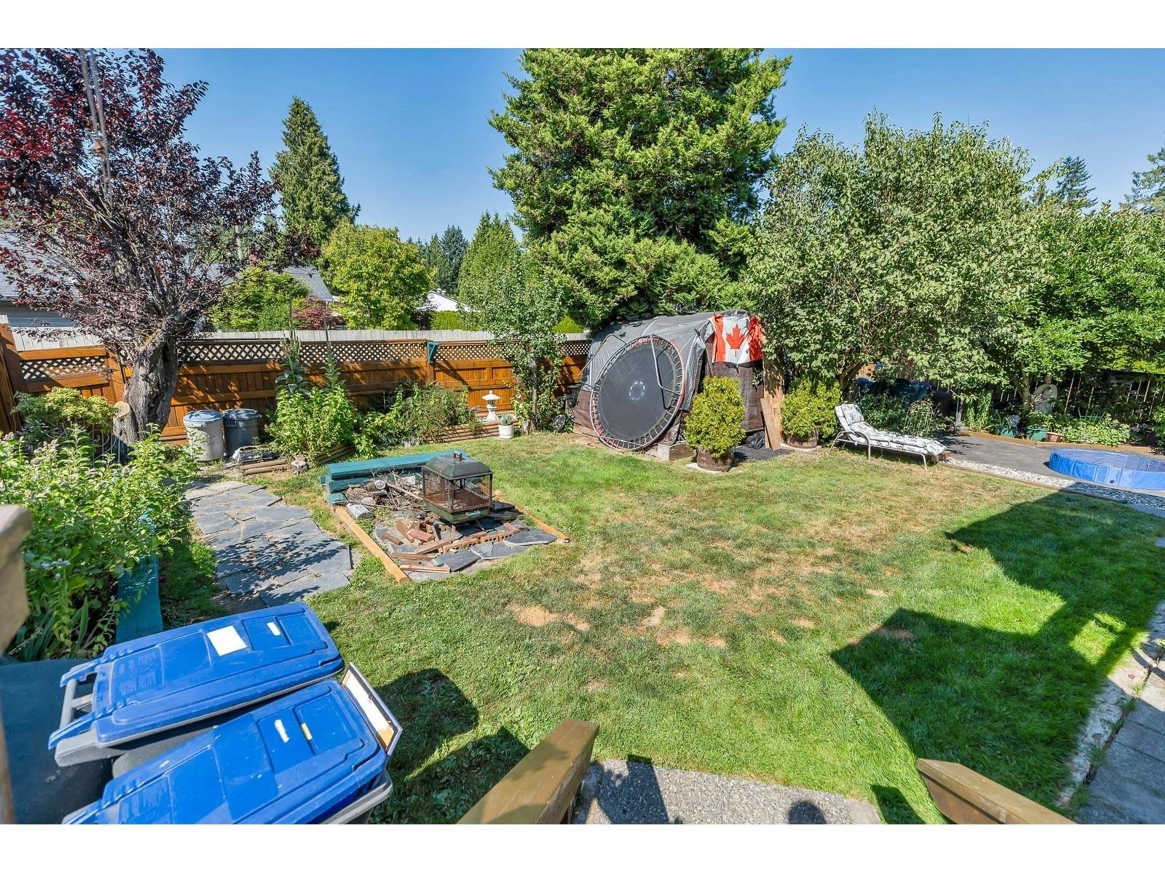 A pic from outside/outdoor area/front of a property/back of a property/a pic from drone, unknown for 15157 108, Surrey British Columbia V3R1W5