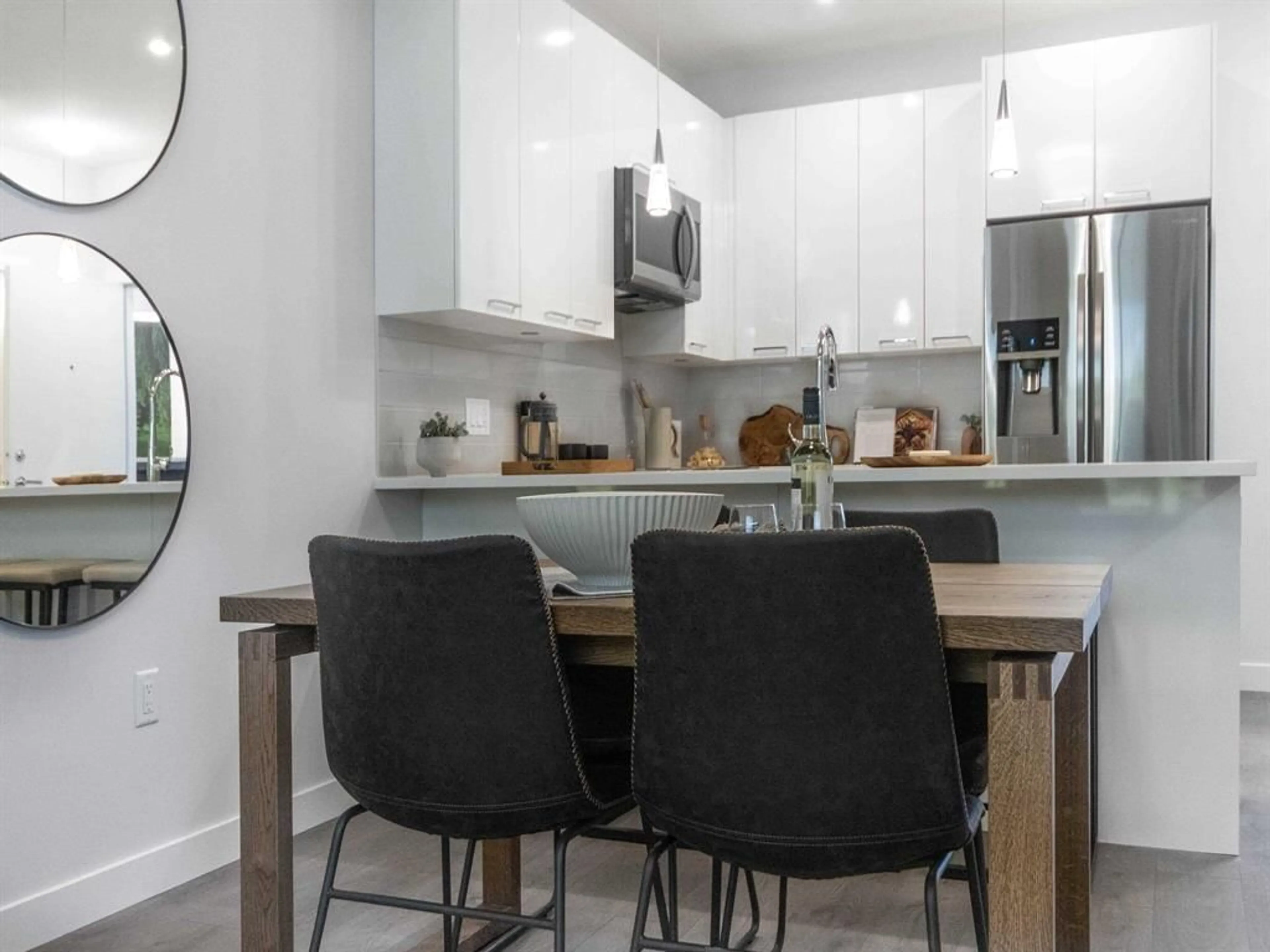 Open concept kitchen, unknown for 401 - 33886 PINE, Abbotsford British Columbia V2S0N9