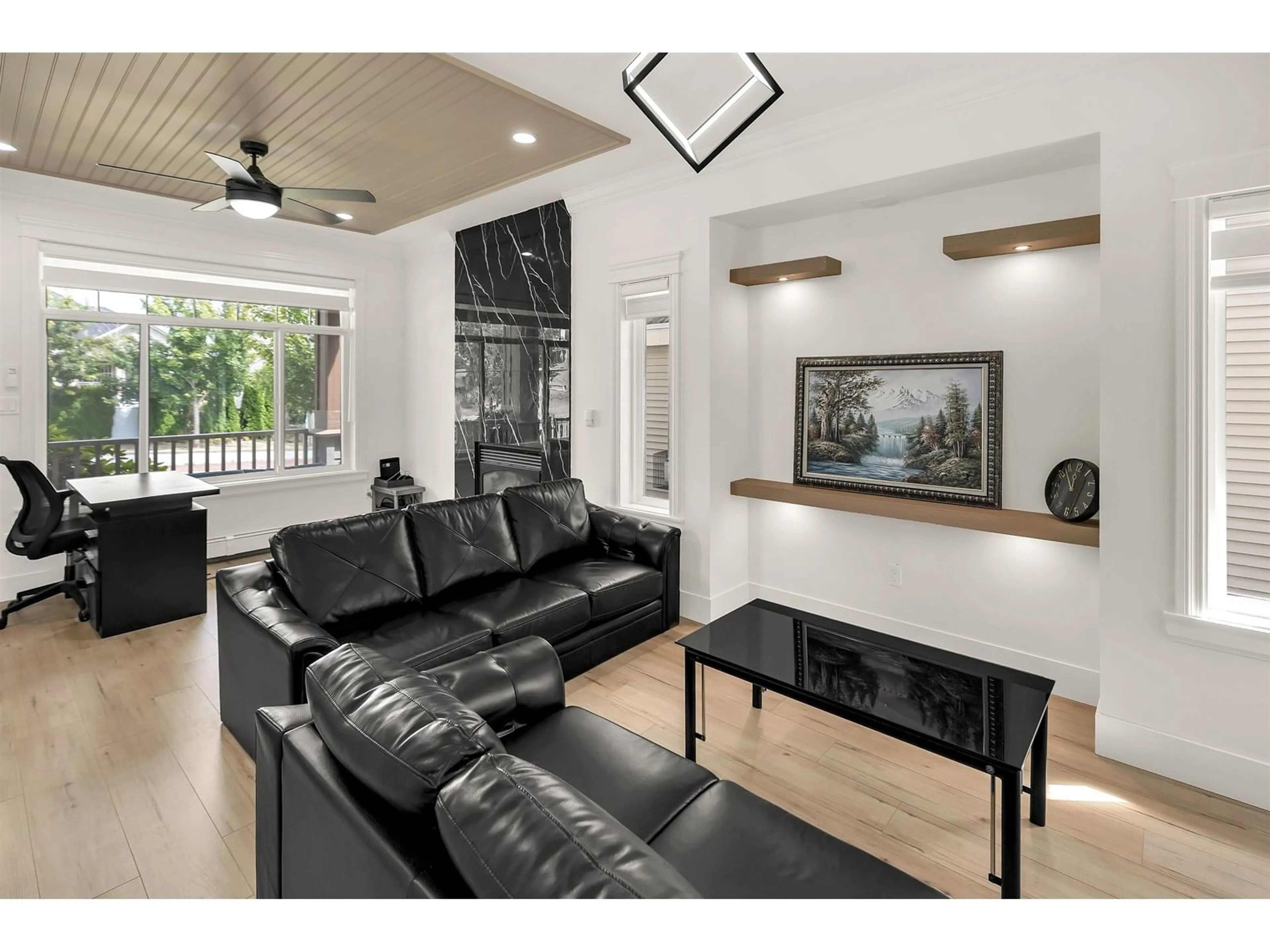 Home theater for 14838 72, Surrey British Columbia V3S2G1