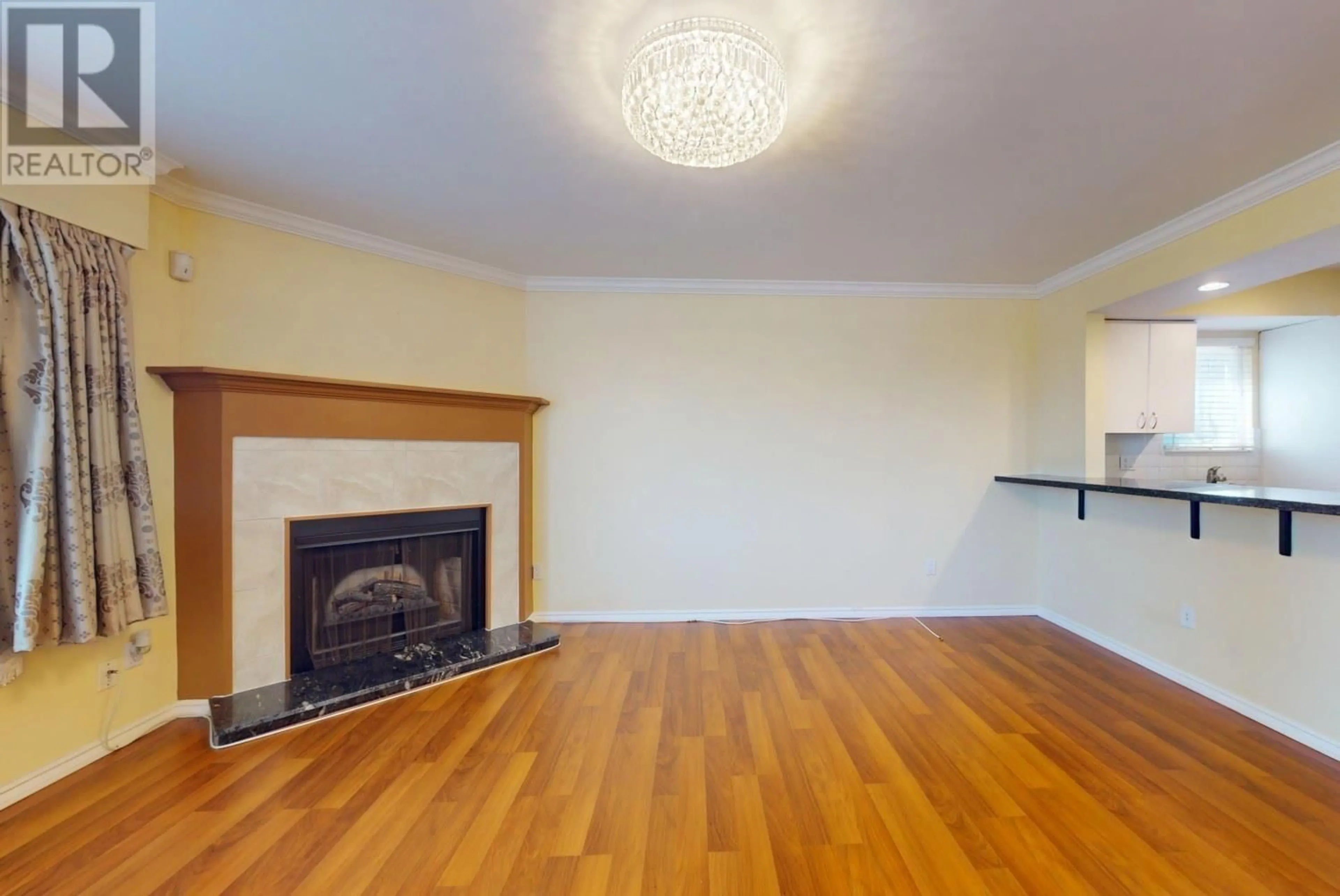 A pic of a room for 2395 OAK STREET, Vancouver British Columbia V6H2J8