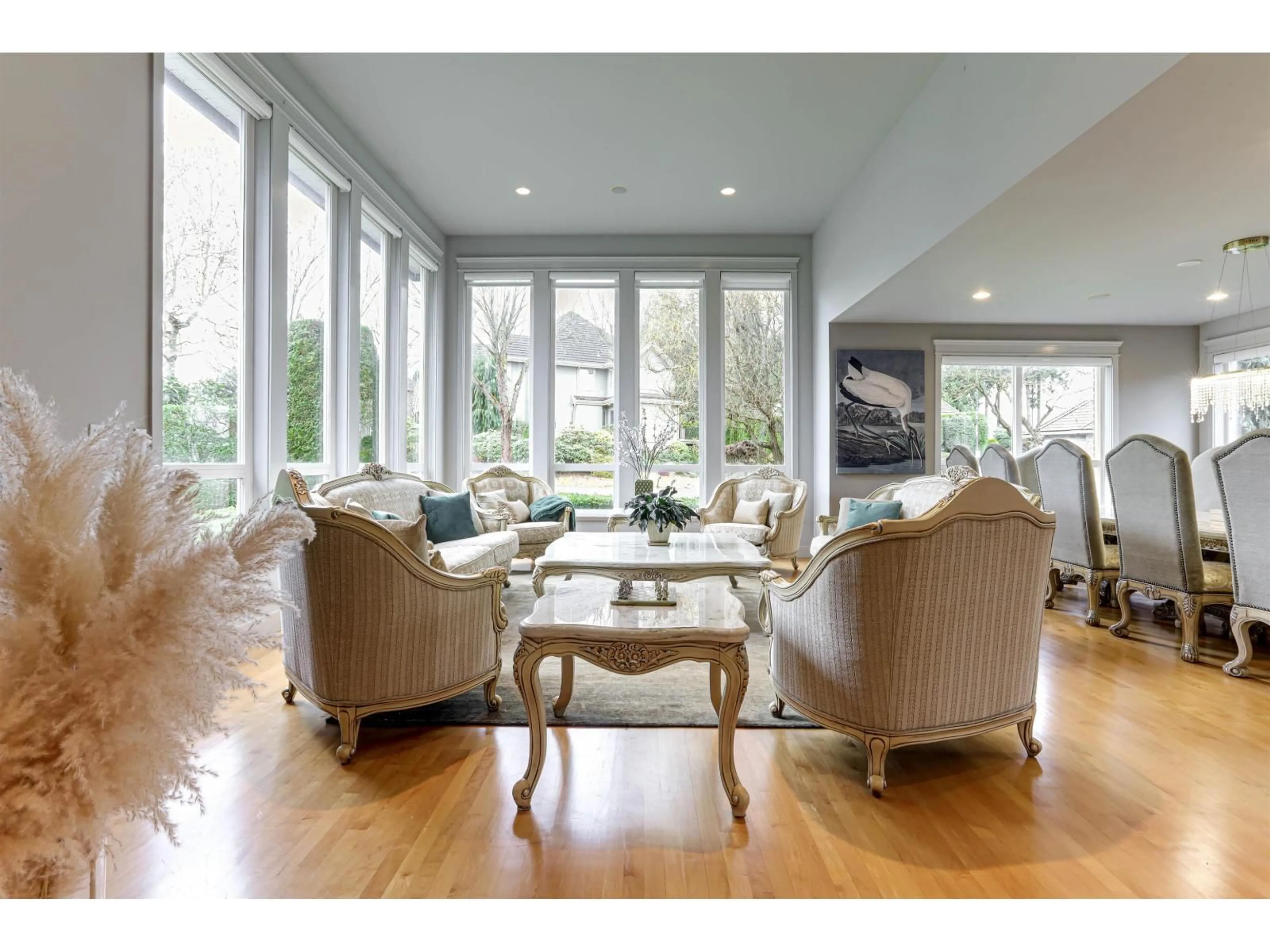 Living room with furniture, wood/laminate floor for 16308 114, Surrey British Columbia V4N4P8