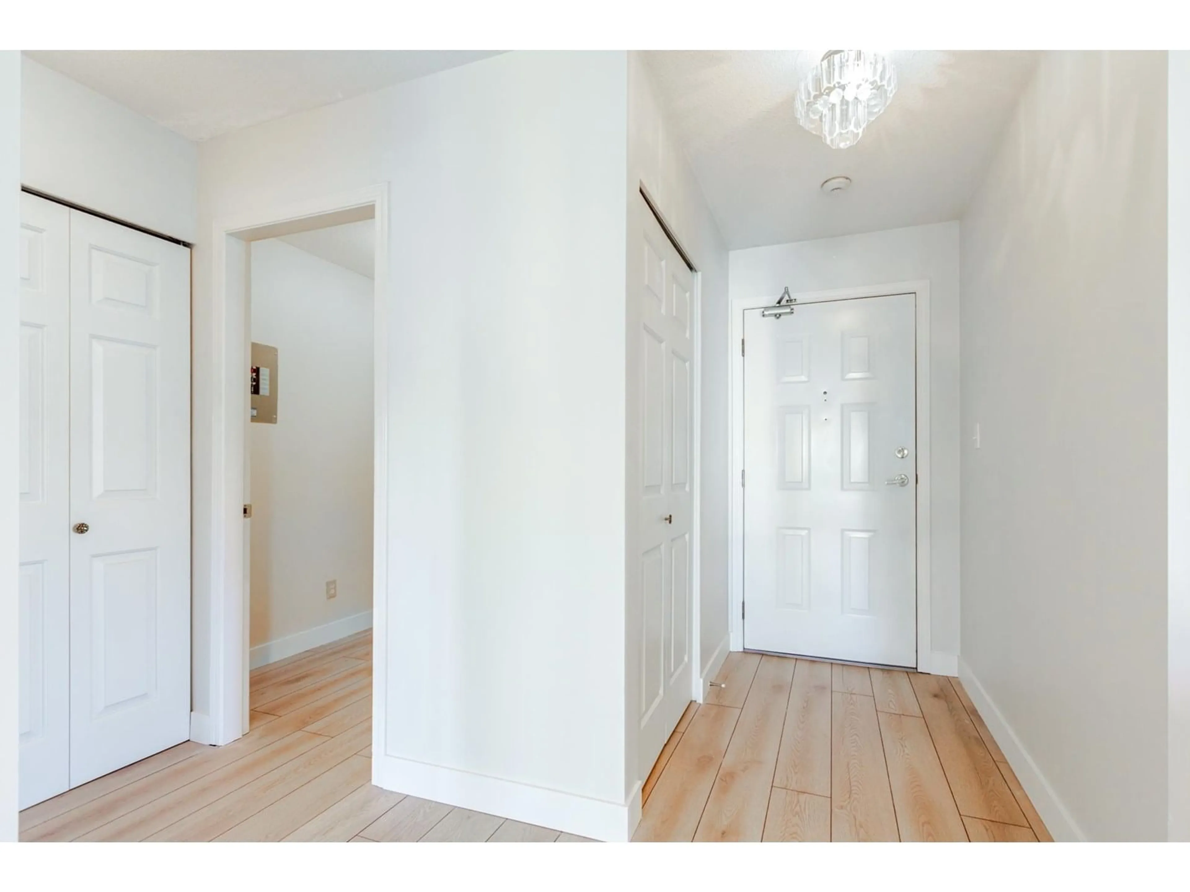 Indoor entryway for 217 - 20600 53A, Langley British Columbia V3A8C2