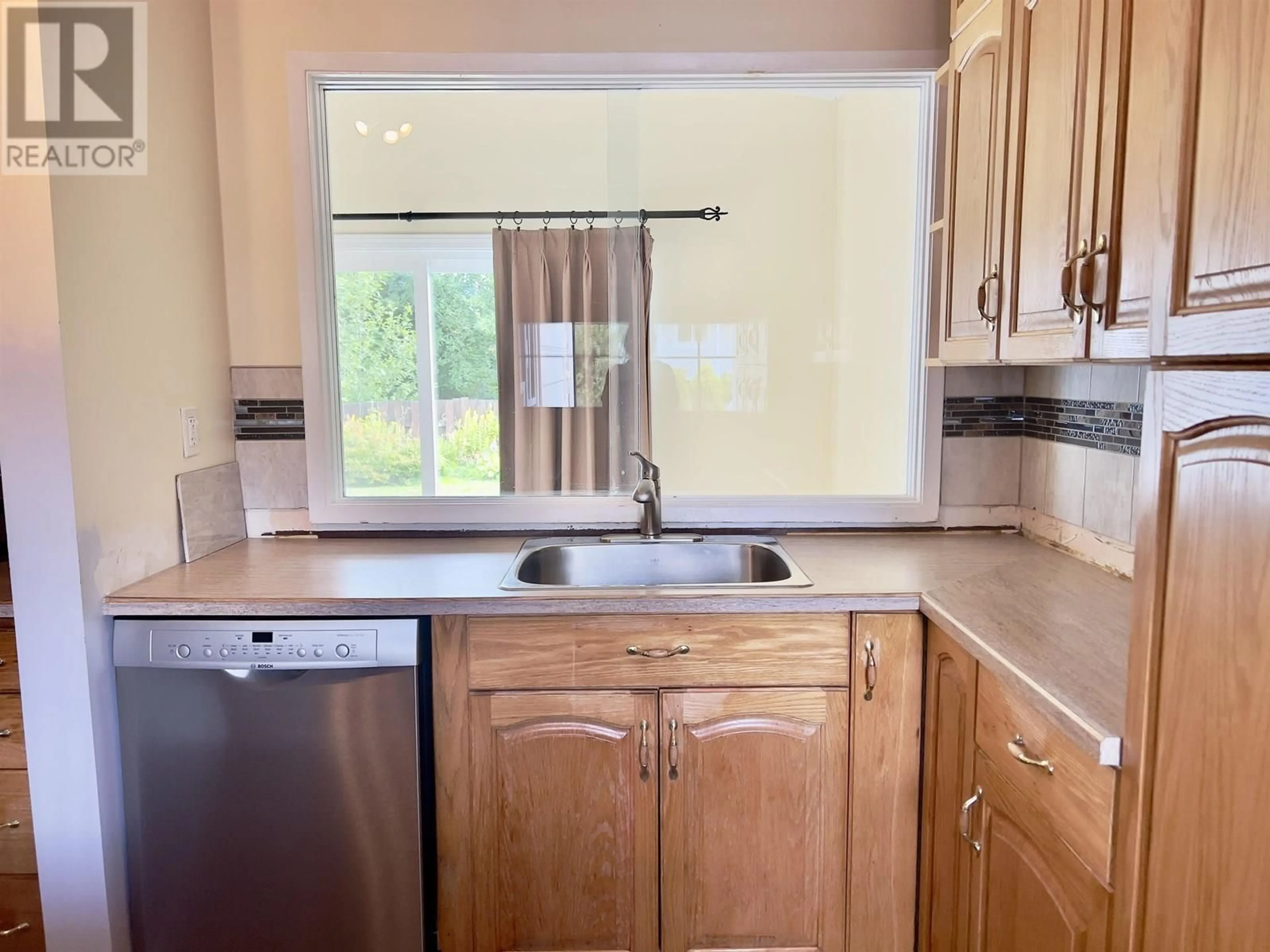 Standard kitchen, unknown for 2 MORGAN STREET, Kitimat British Columbia V8C1J3