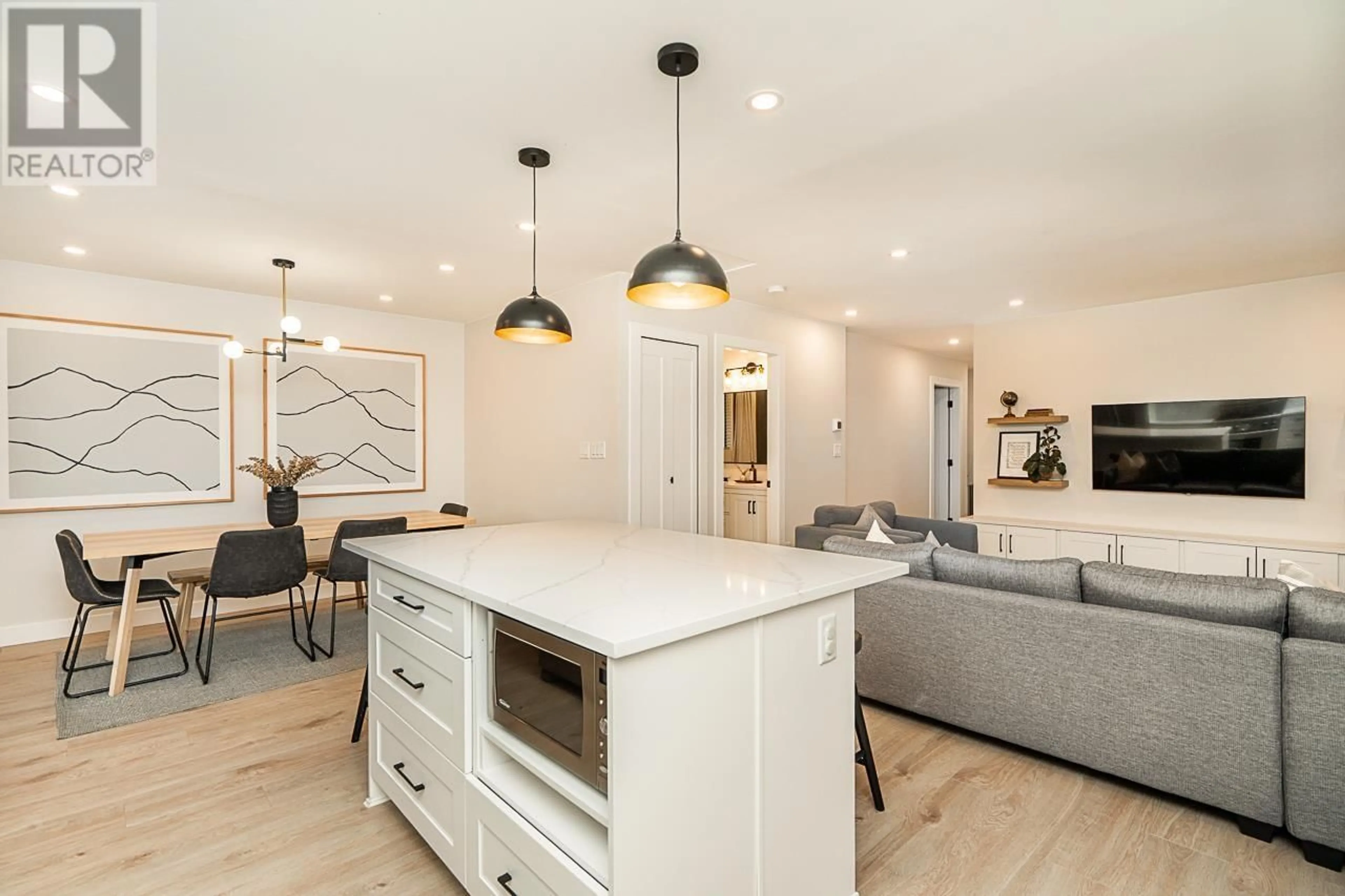 Open concept kitchen, unknown for 1822 FRASER AVENUE, Port Coquitlam British Columbia V3B1N1