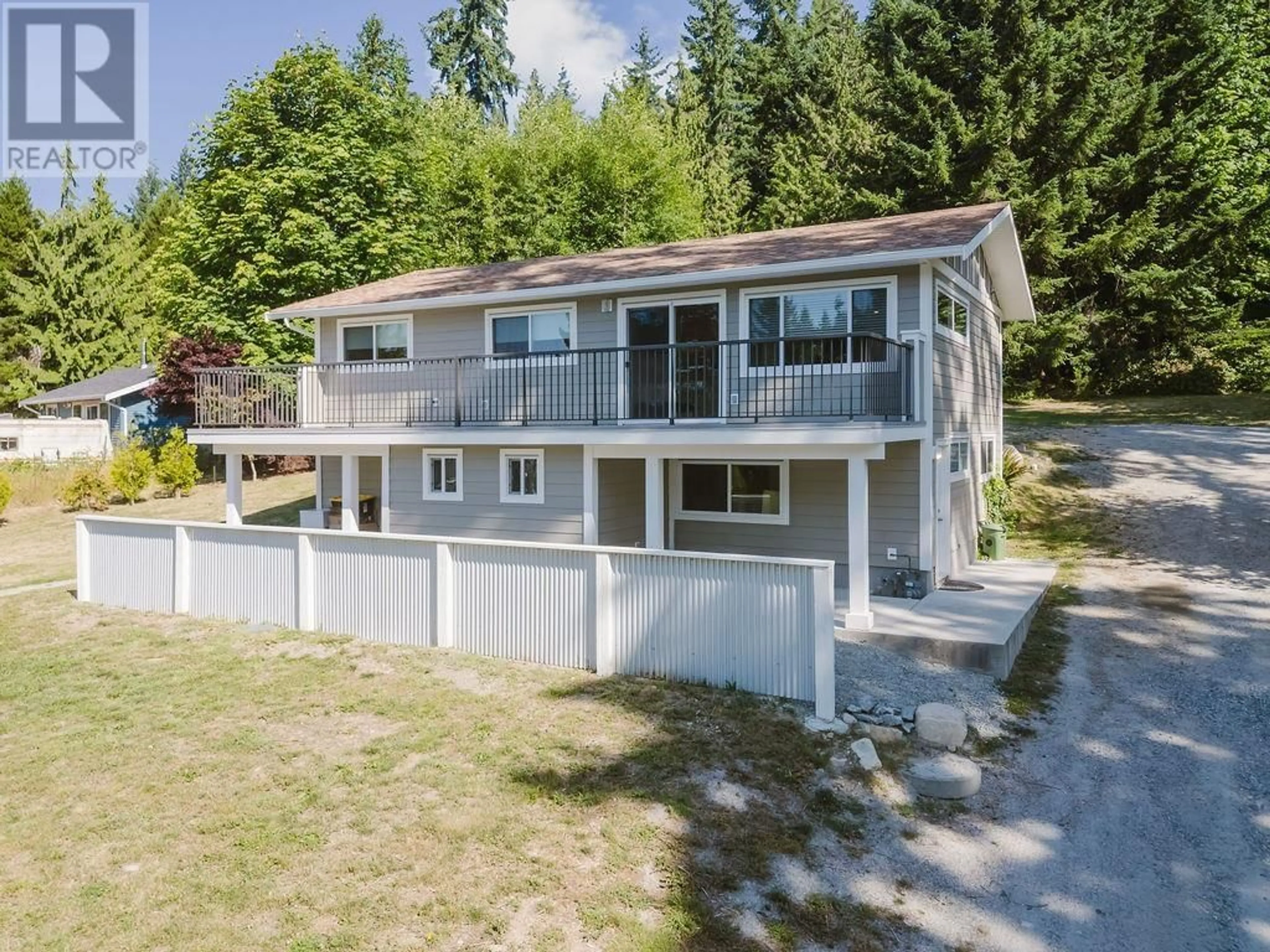 A pic from outside/outdoor area/front of a property/back of a property/a pic from drone, unknown for 970 CEMETERY ROAD, Gibsons British Columbia V0N1V7