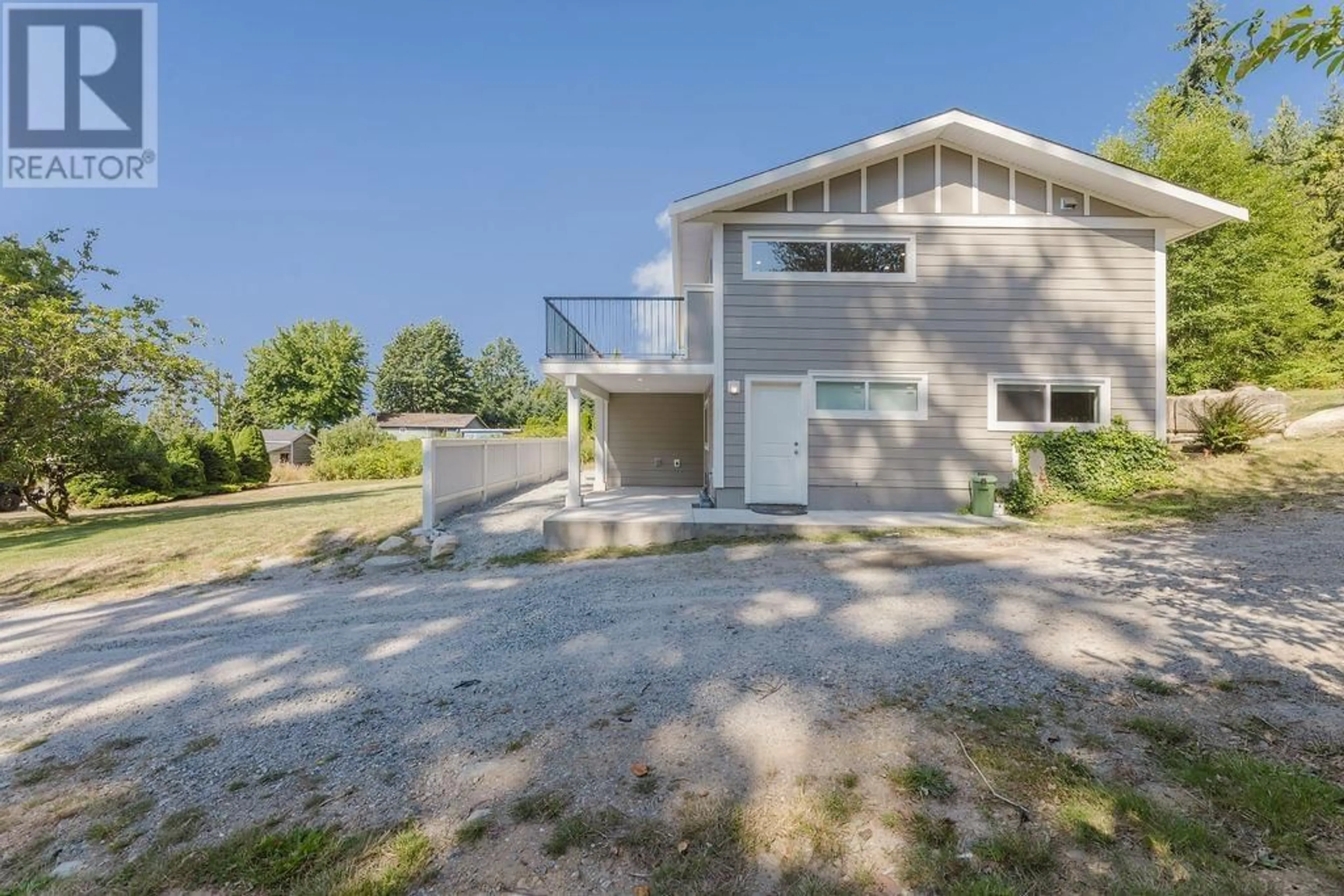 A pic from outside/outdoor area/front of a property/back of a property/a pic from drone, unknown for 970 CEMETERY ROAD, Gibsons British Columbia V0N1V7