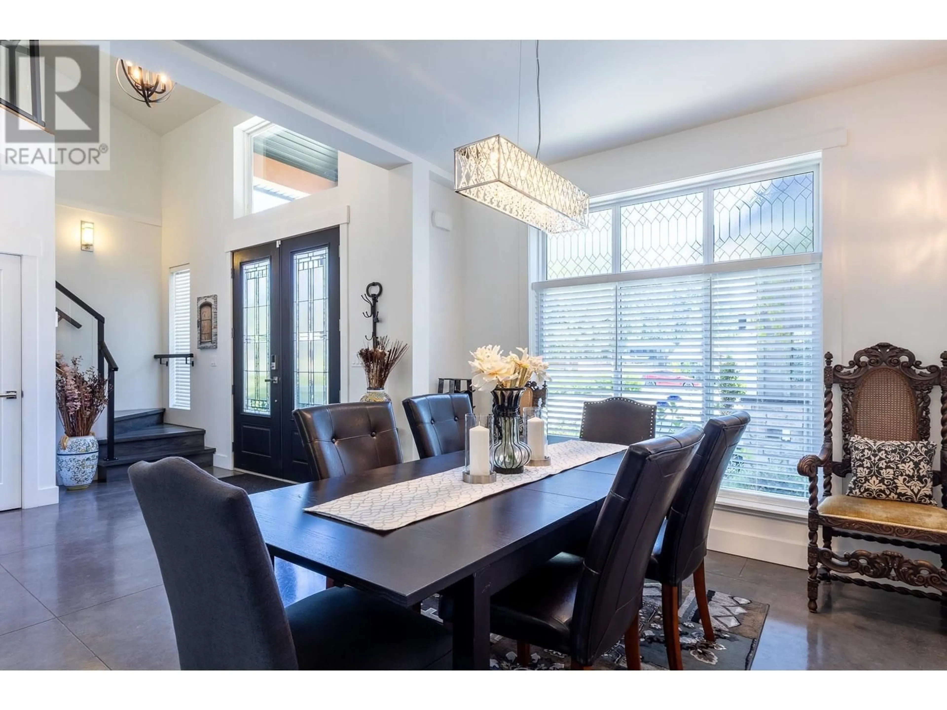 Dining room, wood/laminate floor for 421 SOLAZ PLACE, Gibsons British Columbia V0N1V5