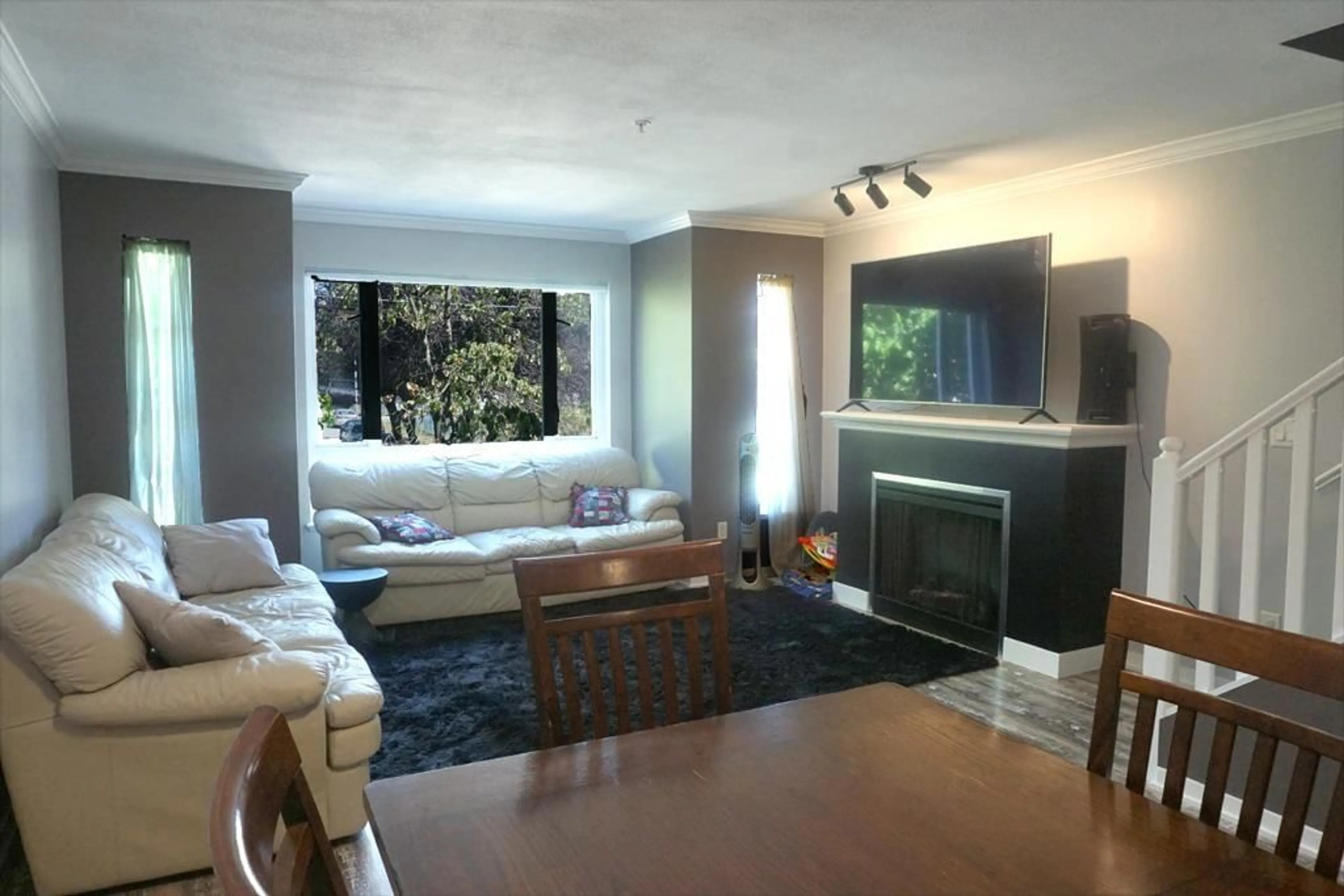 Living room with furniture, unknown for 22 - 5355 201A, Langley British Columbia V3A9L7