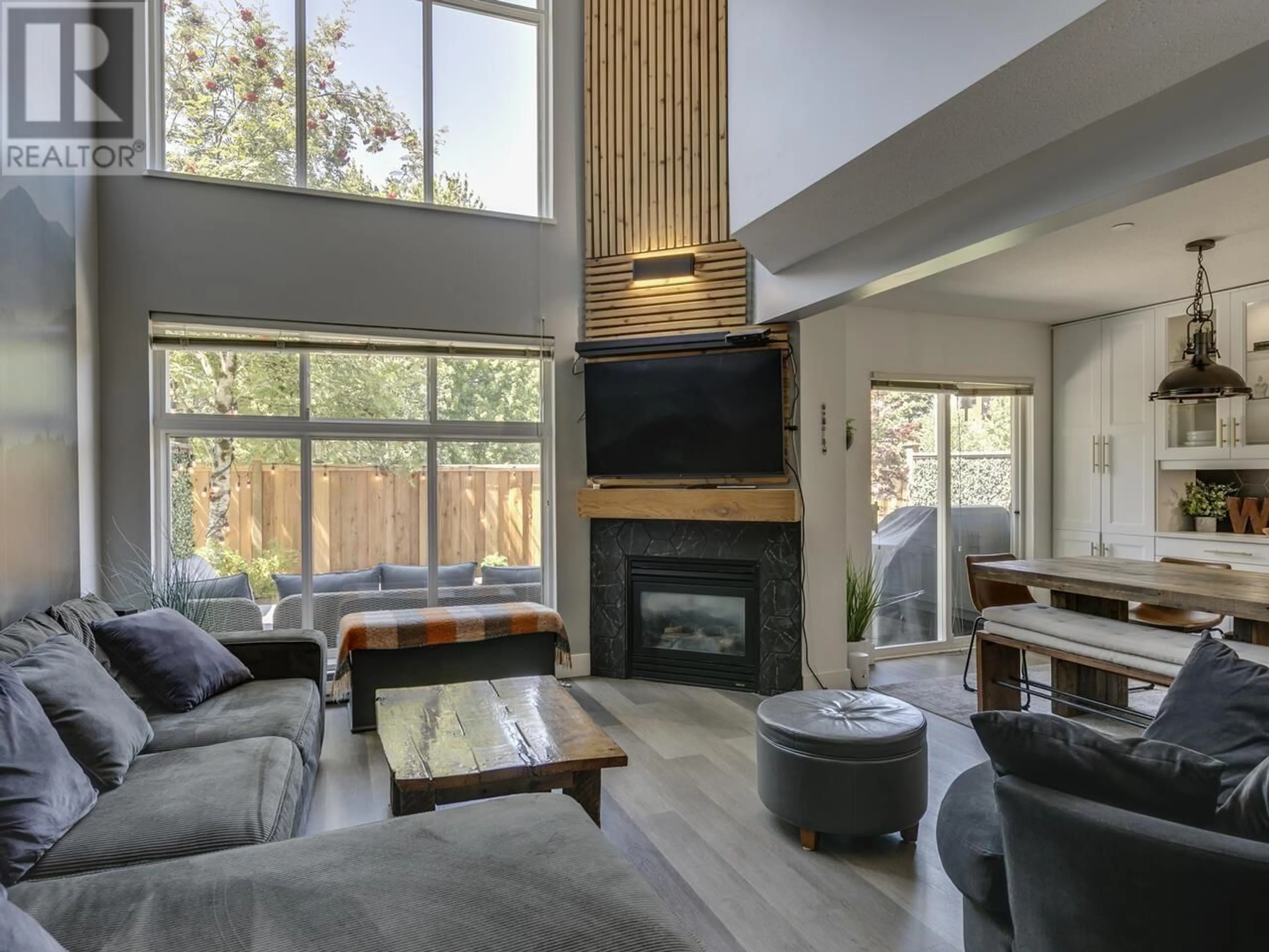Living room with furniture, unknown for 32 - 41050 TANTALUS ROAD, Squamish British Columbia V8B0M6