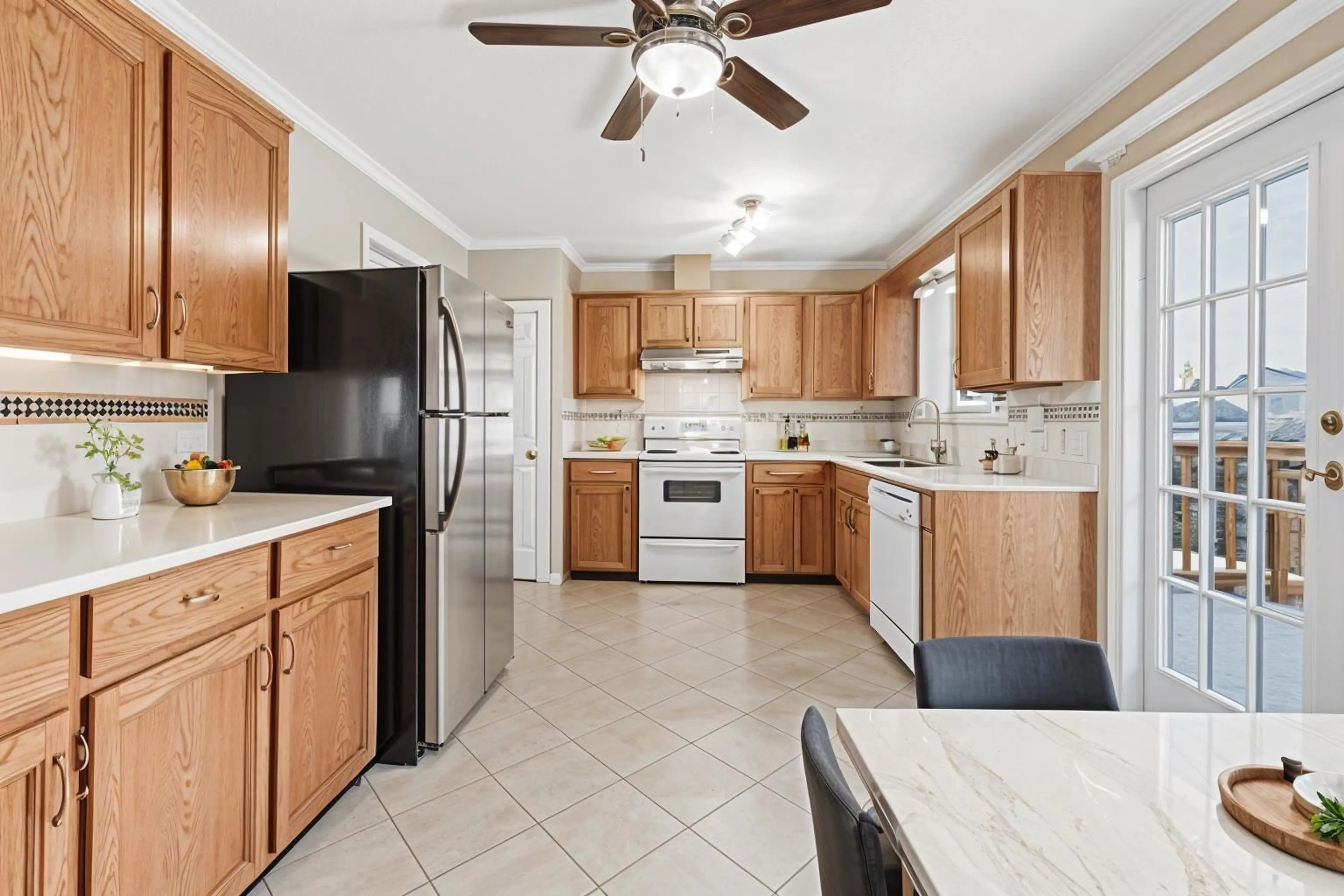 Standard kitchen, ceramic/tile floor for 6171 192, Surrey British Columbia V3S8C7