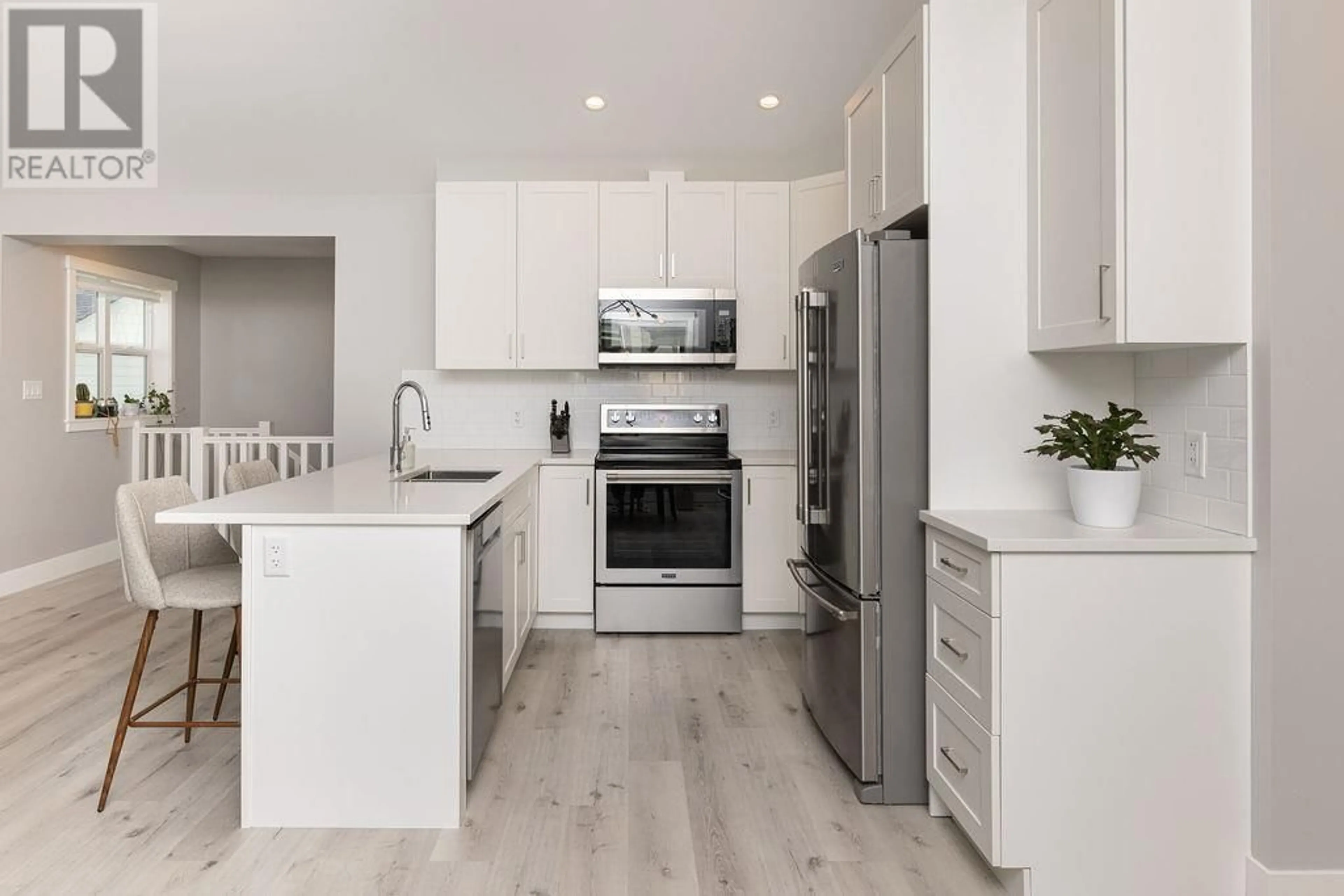 Open concept kitchen, wood/laminate floor for 9 - 950 WOODSWORTH ROAD, Gibsons British Columbia V0N1V7