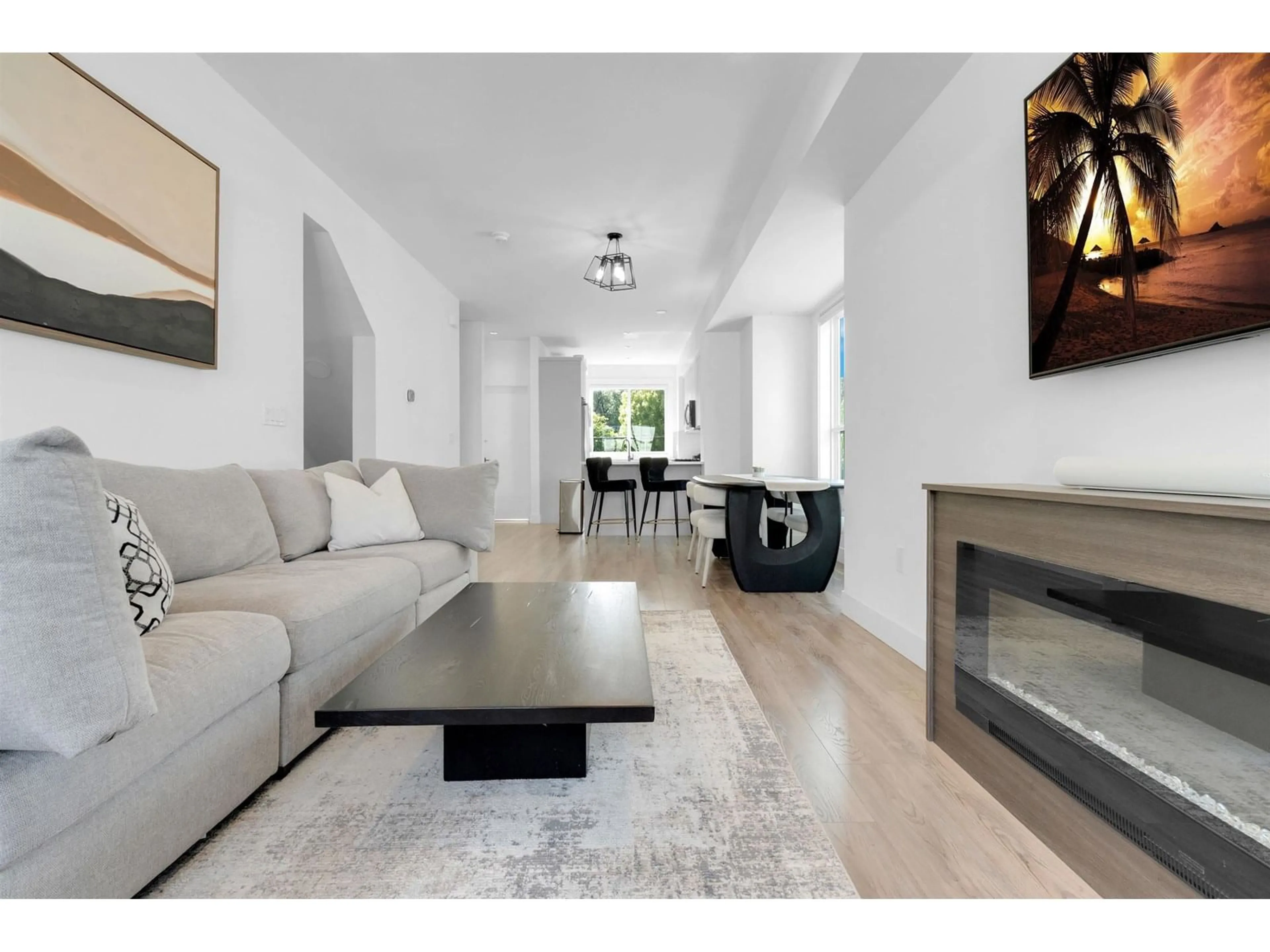 Living room with furniture, unknown for 4 - 7050 188, Surrey British Columbia V4N3G6